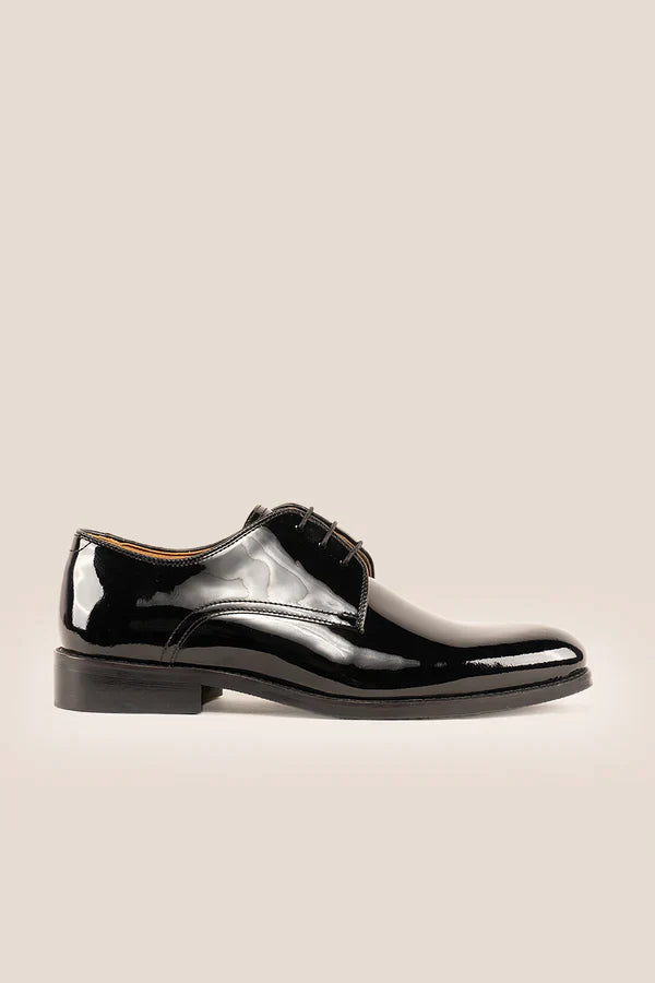 Stepping into the Holidays: Finding the Perfect Pair of Men's Party Shoes