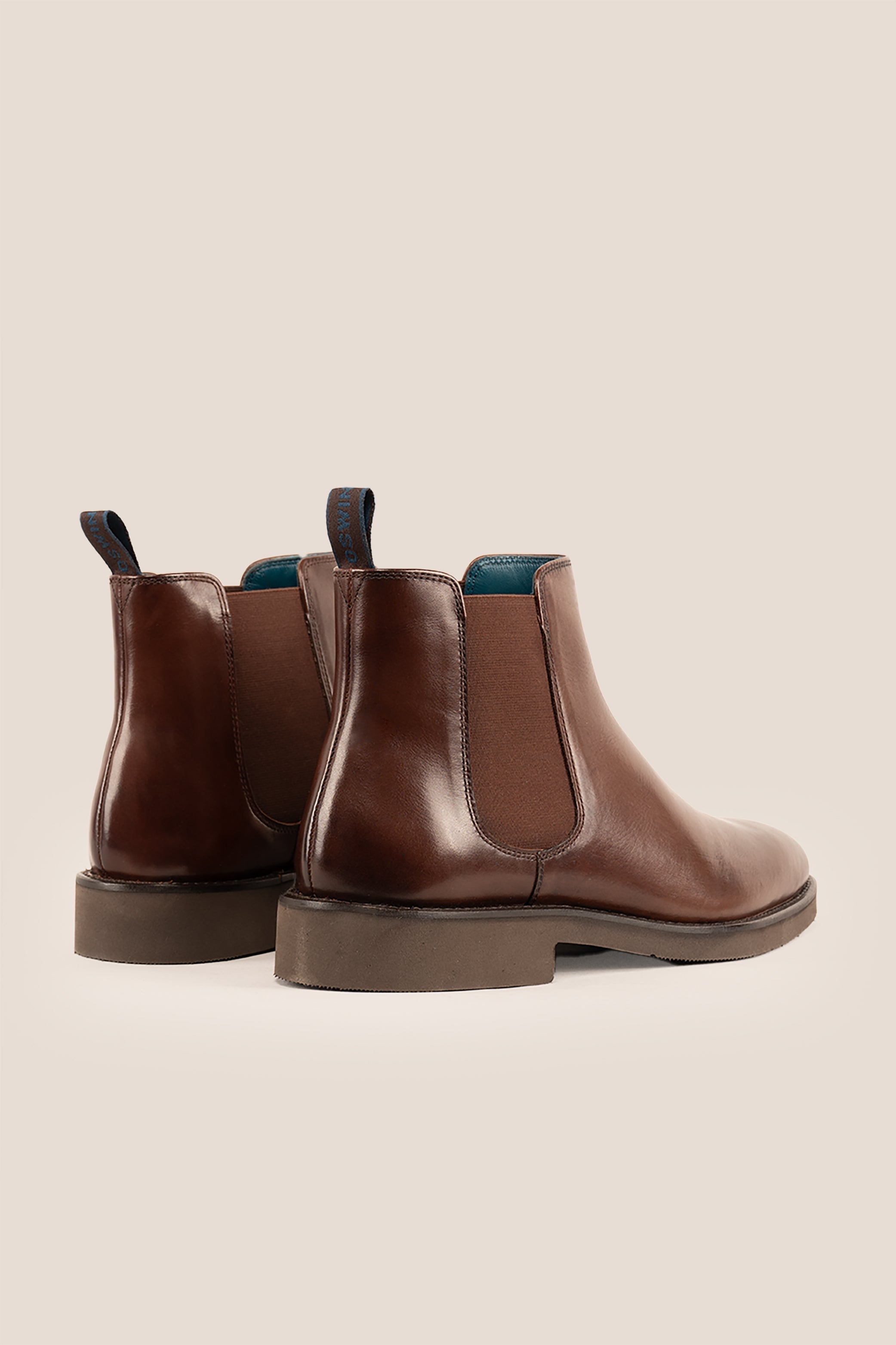 Explore the Superior Craftsmanship of Chelsea Boots