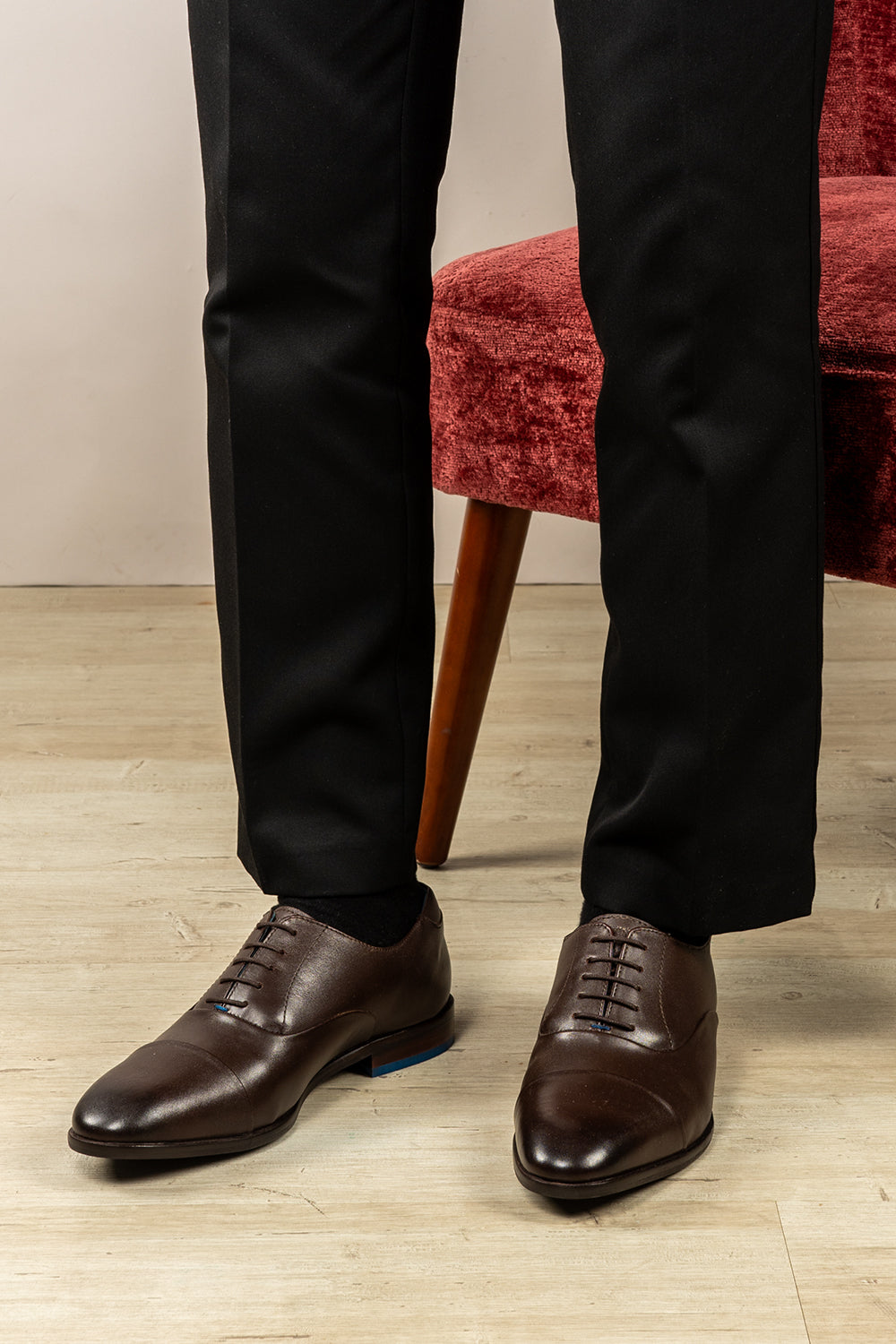 Master Casual Looks with Oxford Shoes