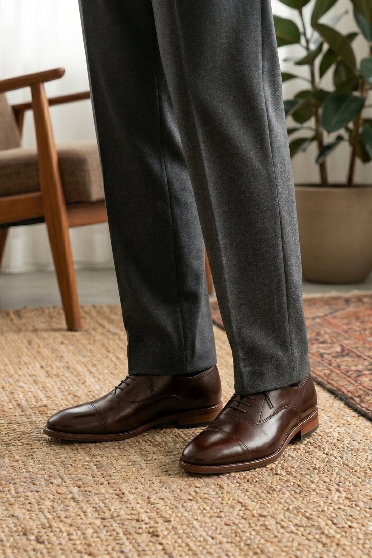 Wilson brown leather Oxford shoes for men with five-eyelet toecap design, showcasing timeless elegance and polished craftsmanship
