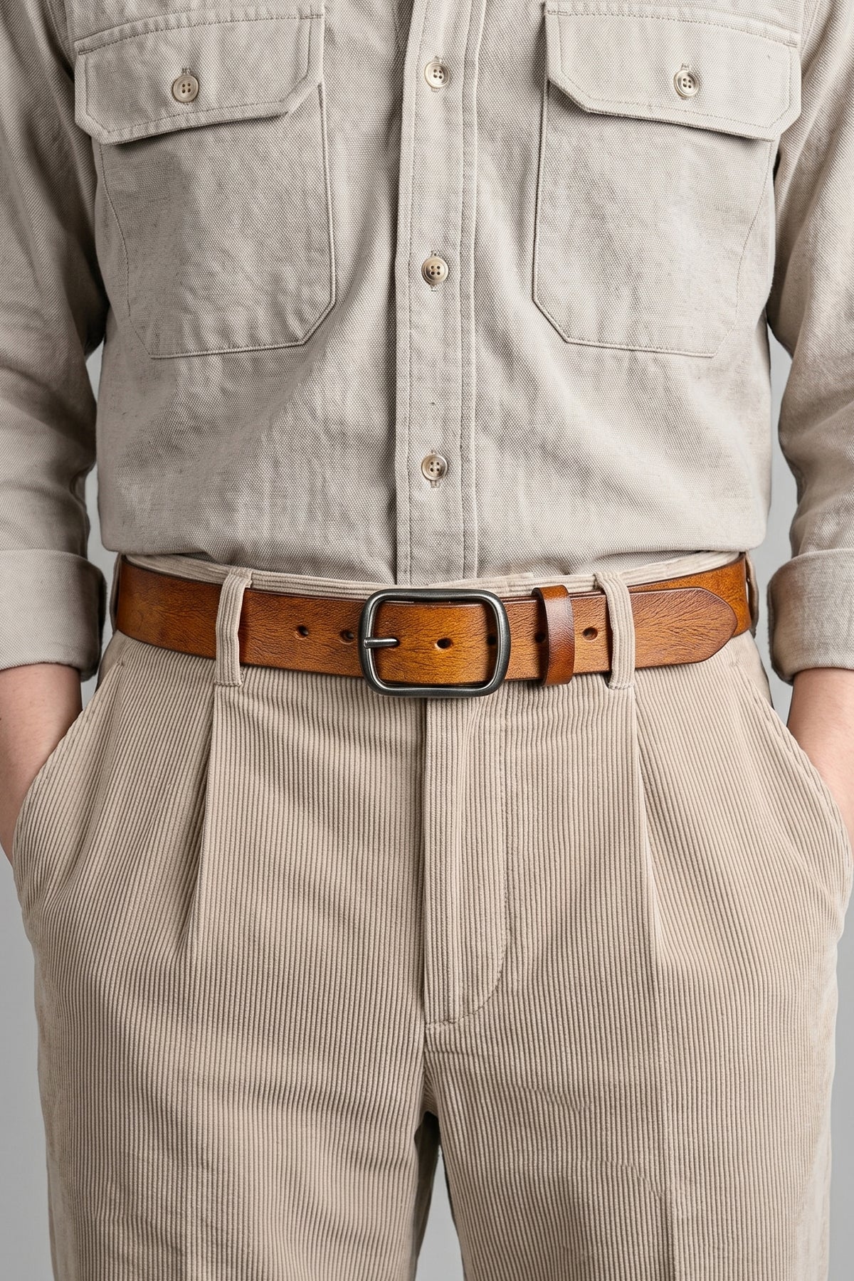 Man wearing Hunter Tan leather belt for men, perfect with jeans or chinos