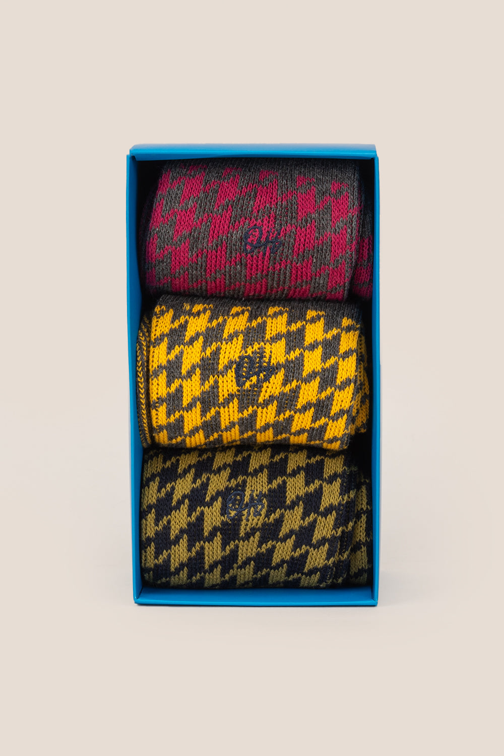 Oswin Hyde Dapper three pairs of premium socks for men, offering luxurious comfort and style.