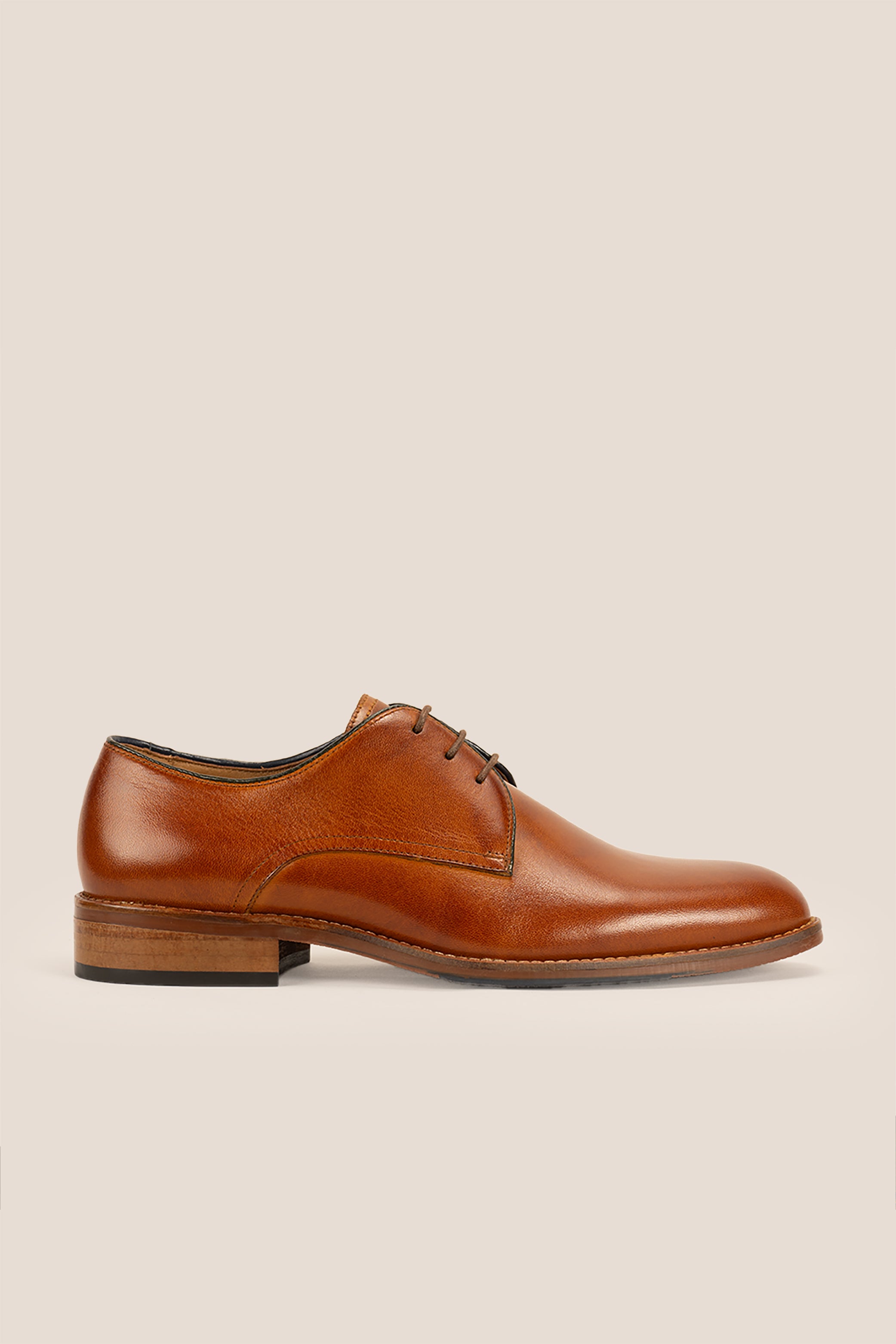 Edison tan leather Derby shoes for men featuring a 3-eyelet design, breathable lining, and durable leather sole for formal and smart casual occasions.