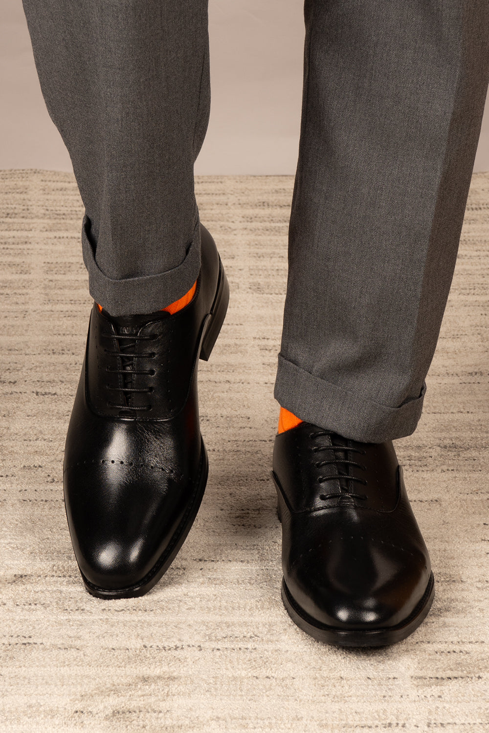 Edward Black Oxford men’s leather shoes featuring sleek lace-up design, premium leather craftsmanship, and classic formal style.