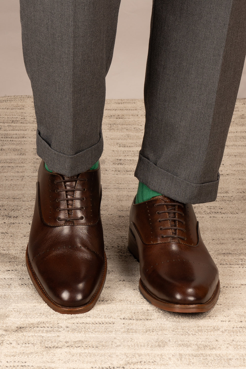 Edward Brown men’s brown leather Oxford shoes with five eyelets, crafted for classic formal and smart casual occasions.