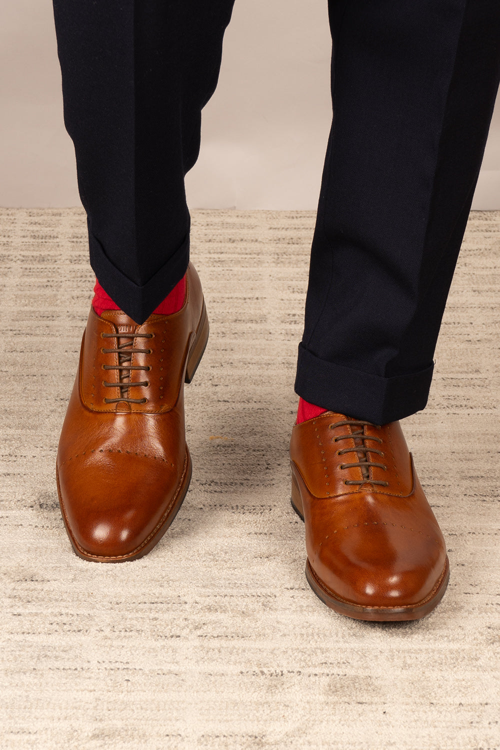 Edward Tan men’s Oxford leather shoes with five eyelets, featuring premium tan leather and classic formal design for elegant wear.