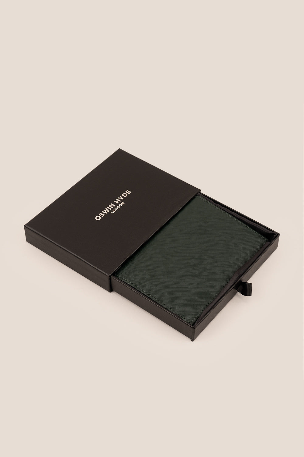 Covent Green Passport Holder | Oswin Hyde