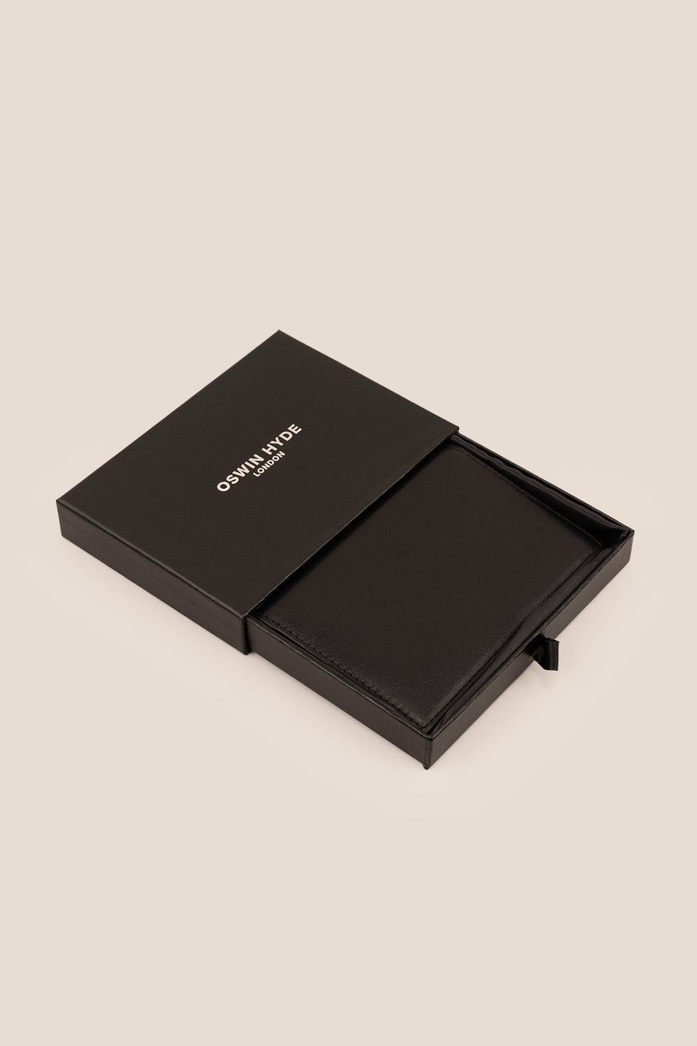 Covent Black Grain Passport Holder | Oswin Hyde