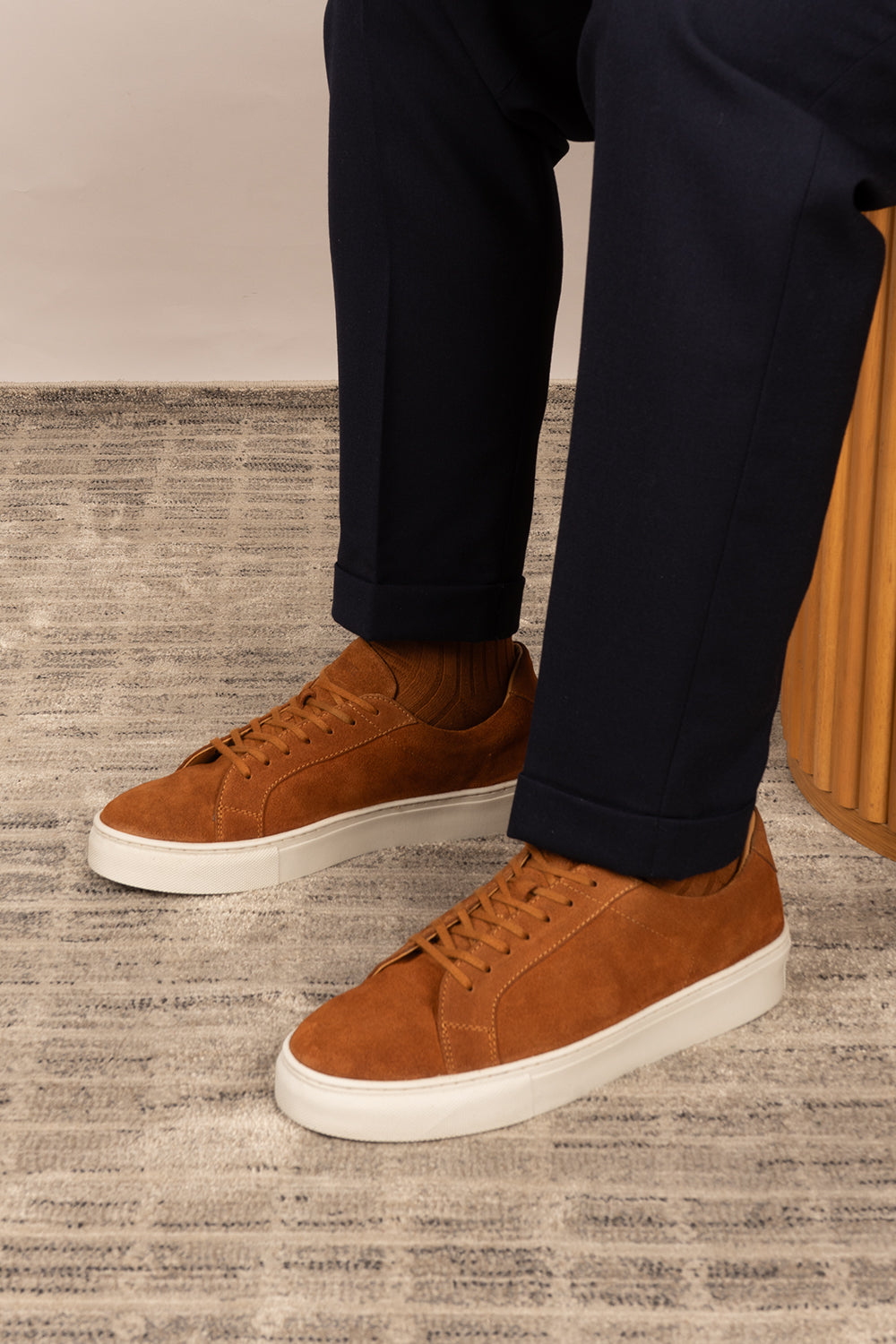 Men’s Harper classic sneakers in tobacco suede with a clean profile, cushioned insole and soft leather lining—ideal for everyday smart-casual looks.