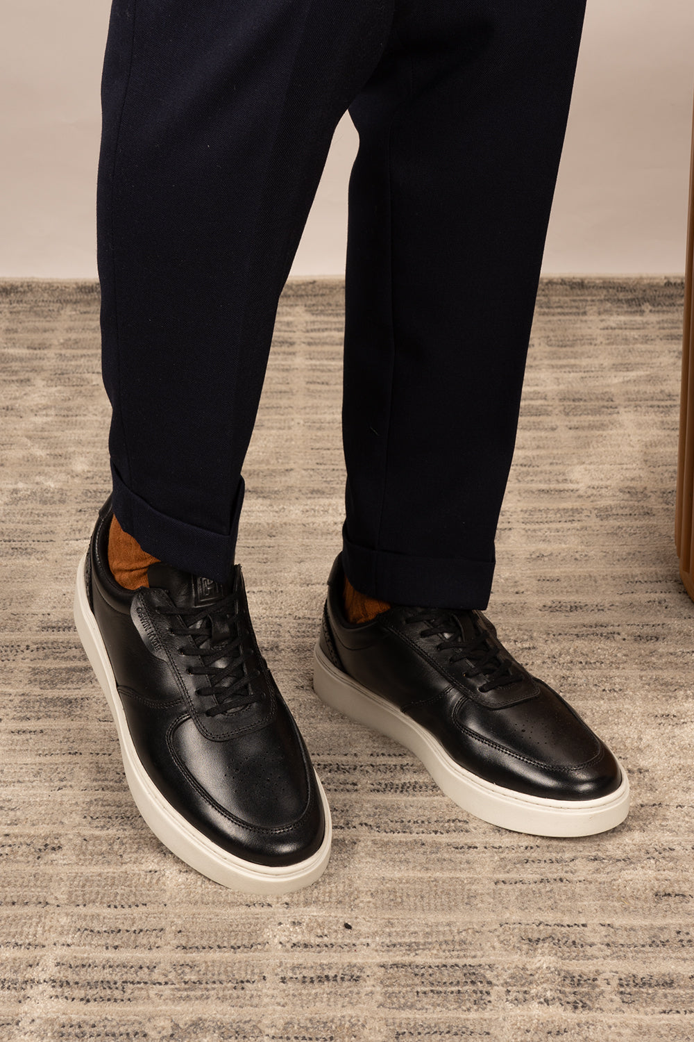 Scout black leather derby sneakers for men, blending classic derby style with sneaker comfort for everyday wear.