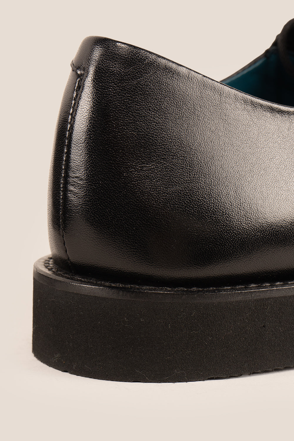 Grayson black Derby men’s leather shoes with a sleek finish and classic lace-up style, ideal for formal and office wear.