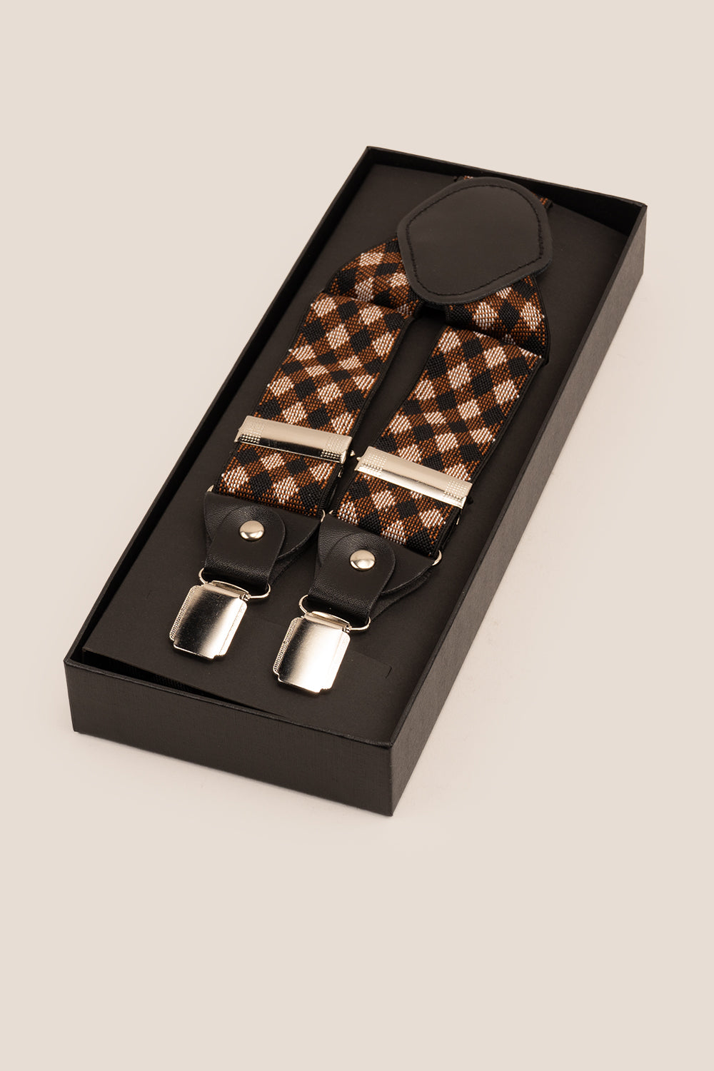 Men’s brown chequered clip‑on braces with leather accents and secure metal clips, ideal for weddings, business attire or refined casual wear.