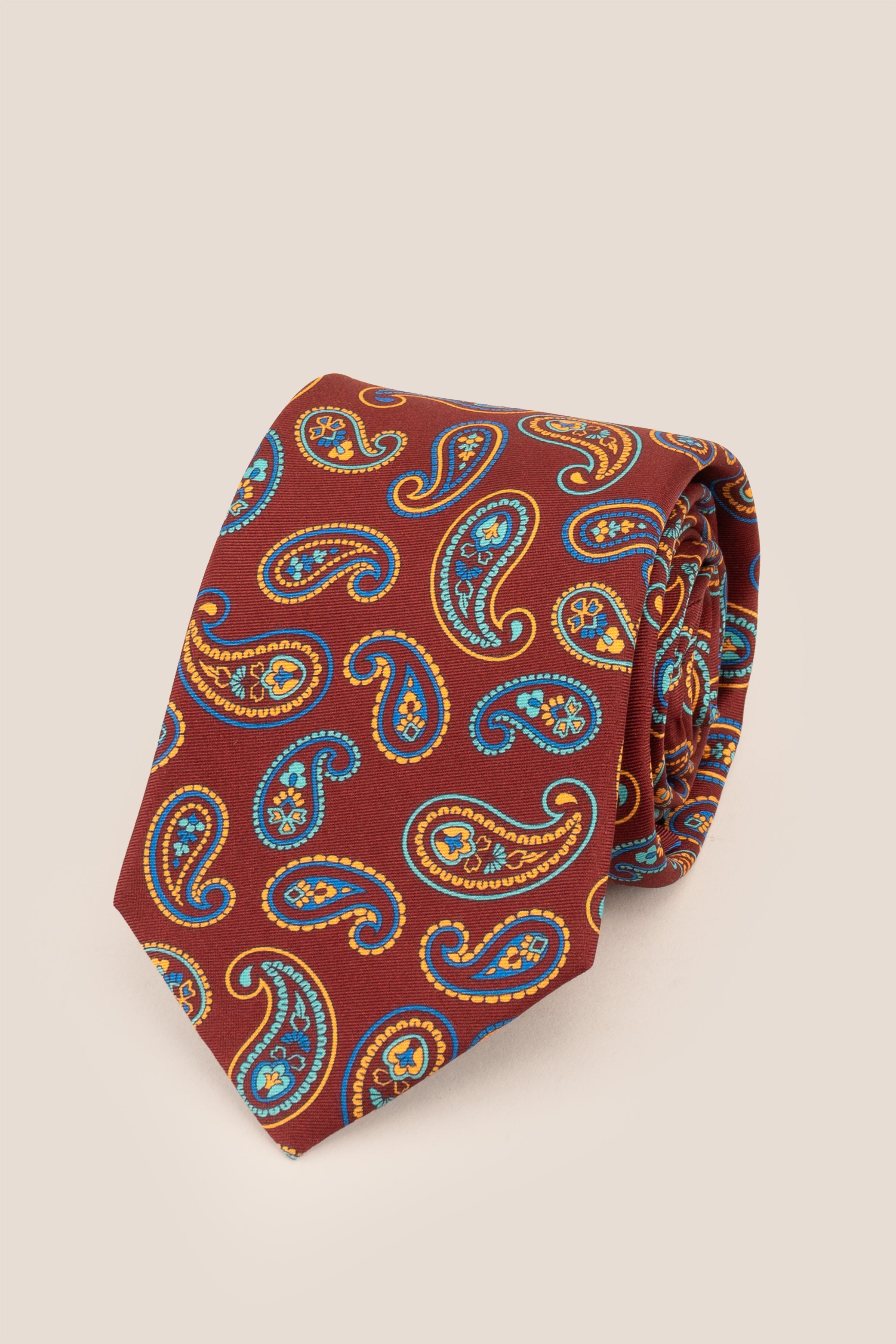 Bordo Paisley Silk Tie with paisley design, offering luxury and sophistication for special occasions.