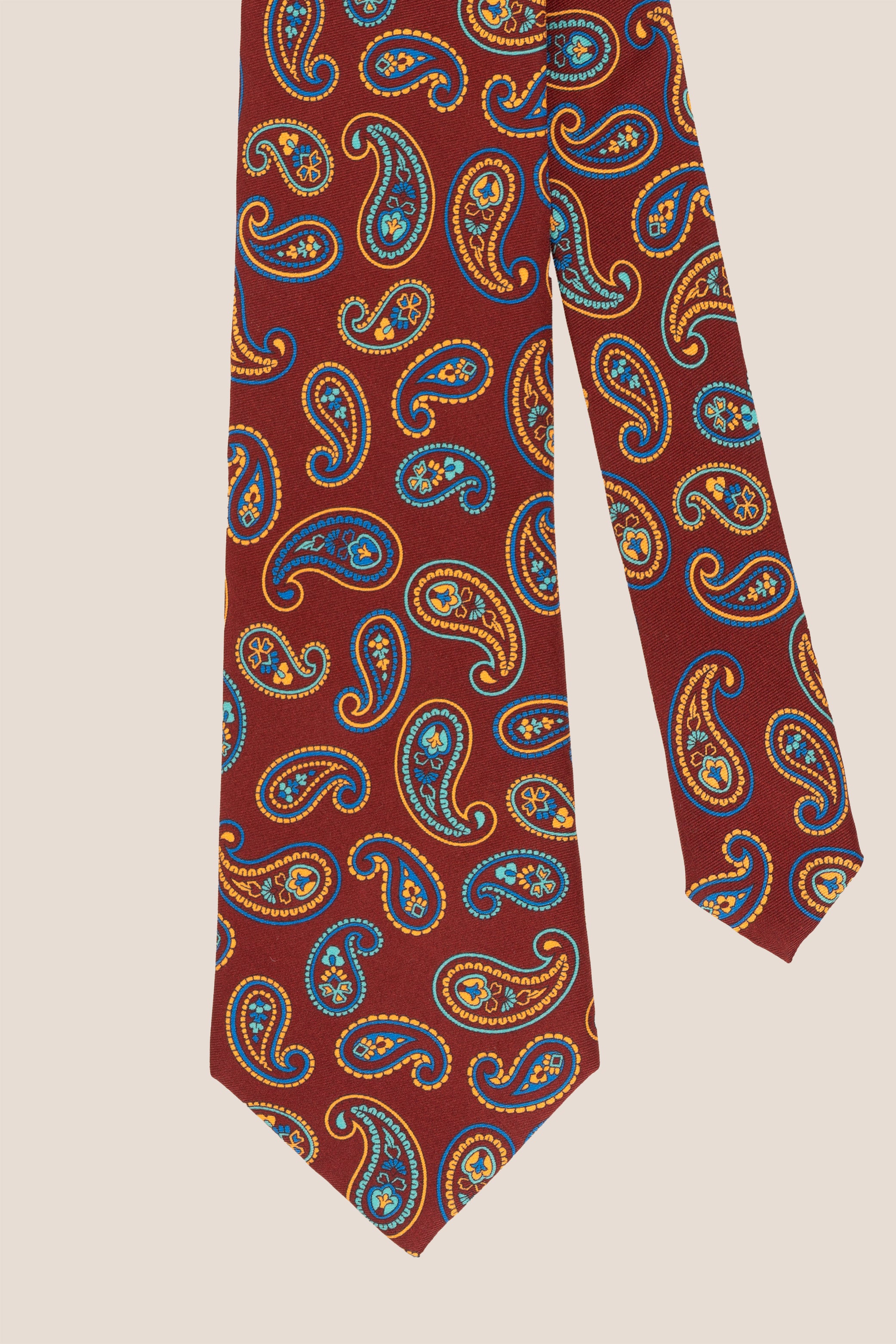 Bordo Paisley Silk Tie with paisley design, offering luxury and sophistication for special occasions.
