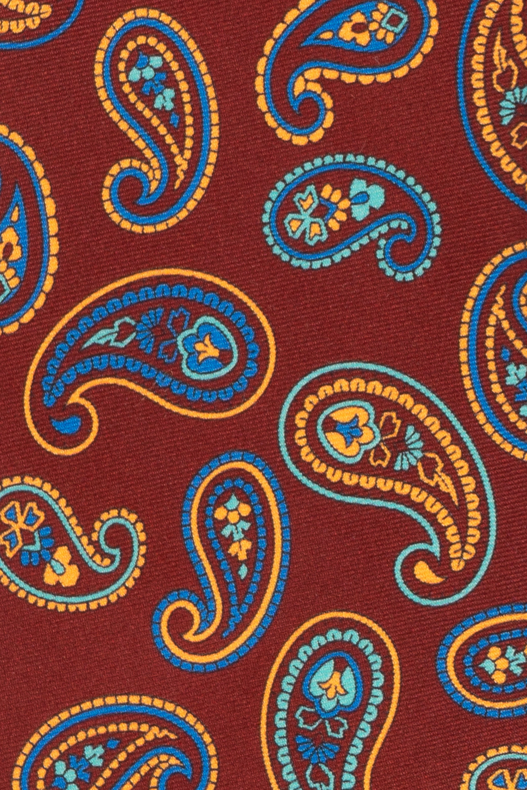Bordo Paisley Silk Tie with paisley design, offering luxury and sophistication for special occasions.