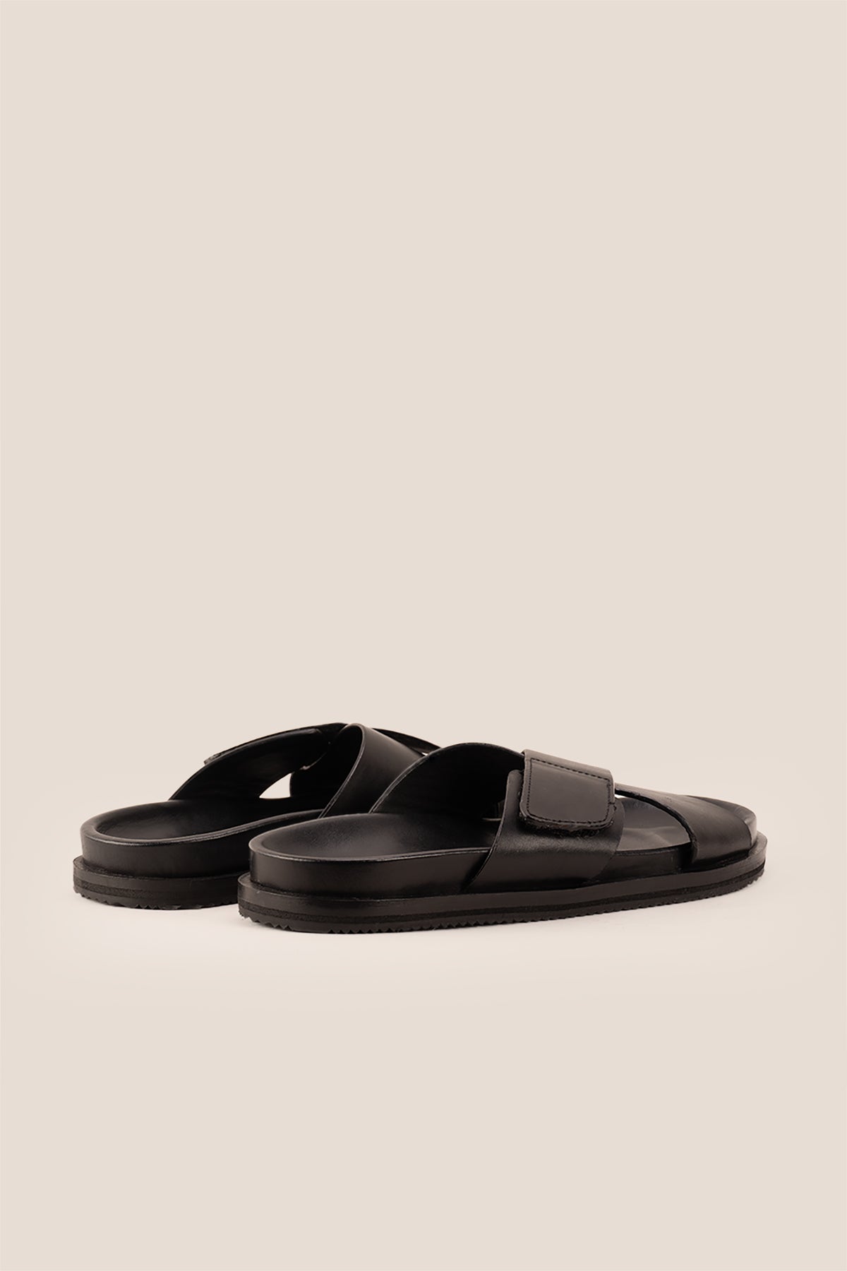 Dylan Black leather men's sandals with cross strap and Velcro closure, ideal for casual wear, beach days, or summer adventures.