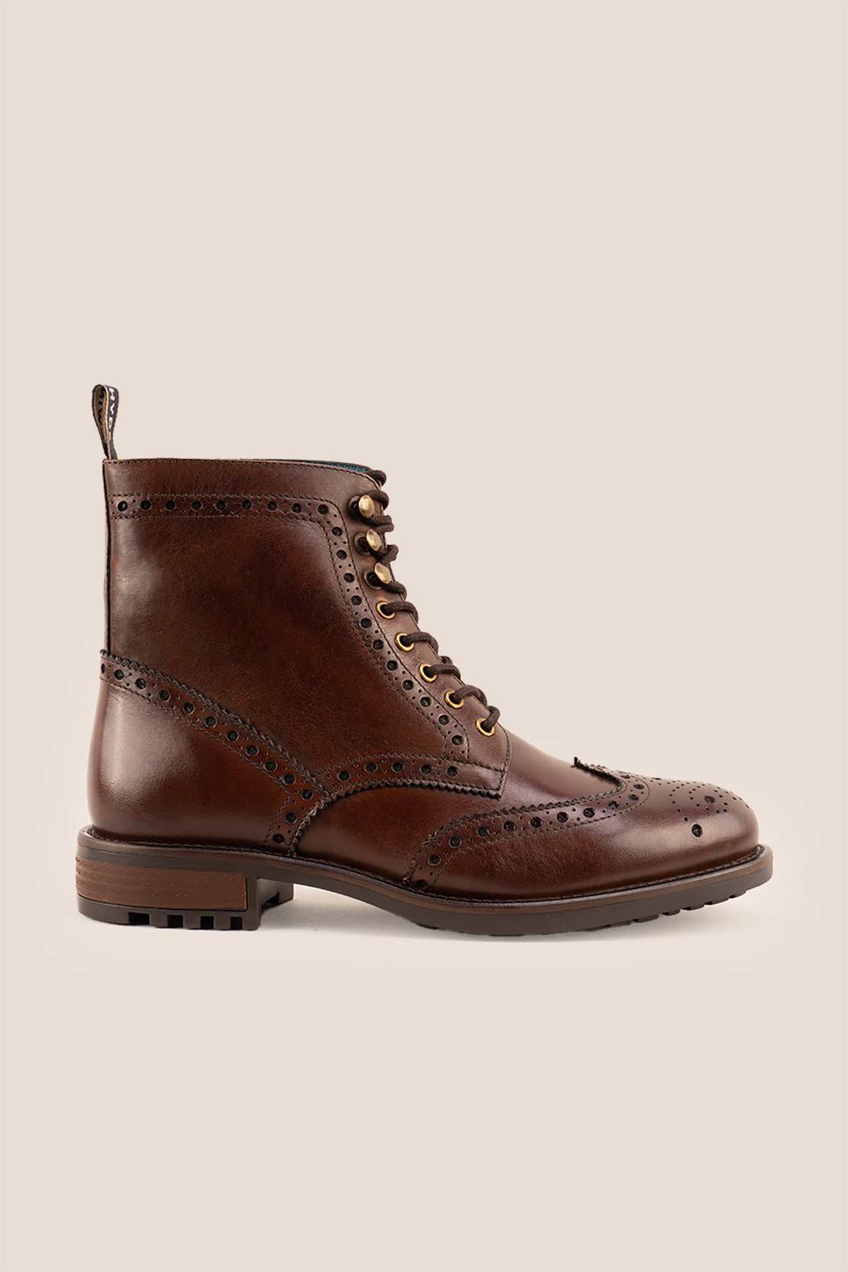 Gregory brown leather lace-up boots for men with wing cap brogue detailing, combining refined craftsmanship and a timeless silhouette
