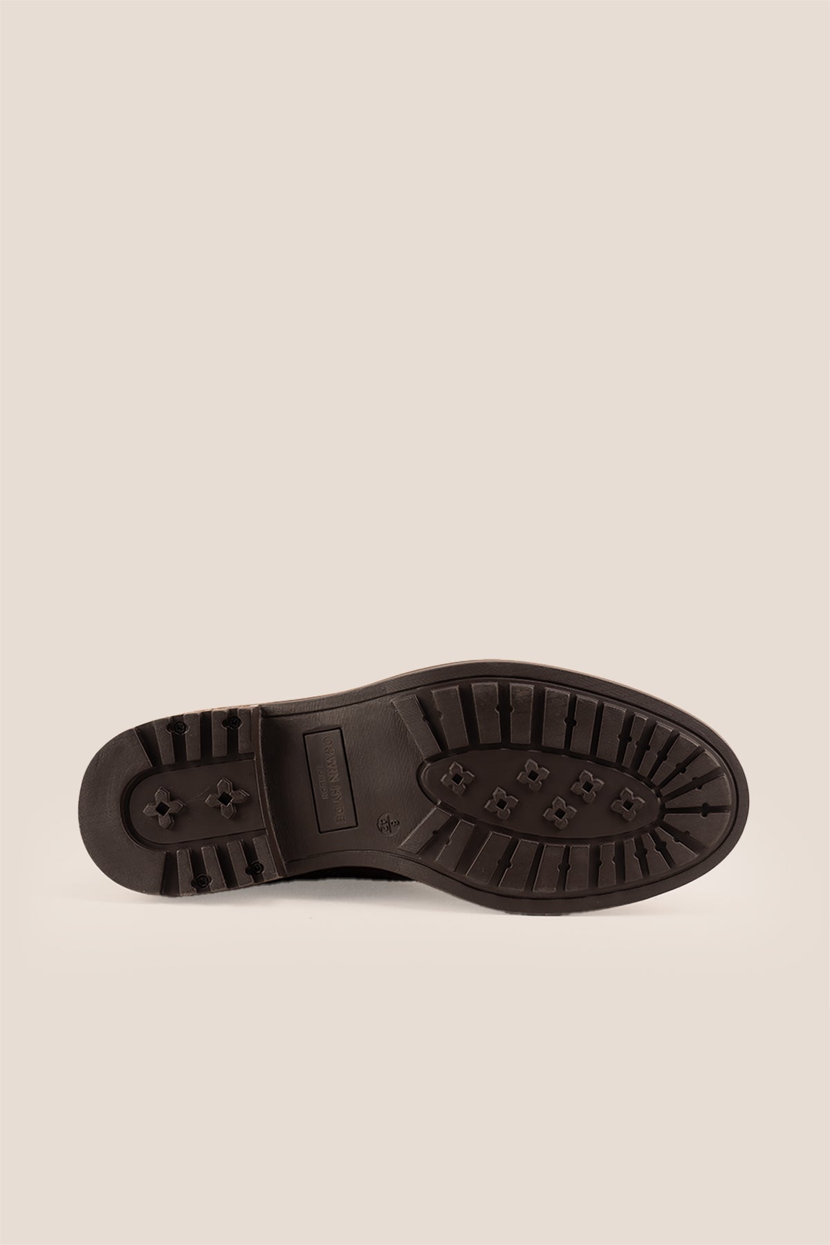 Gregory brown leather lace-up boots for men with wing cap brogue detailing, combining refined craftsmanship and a timeless silhouette