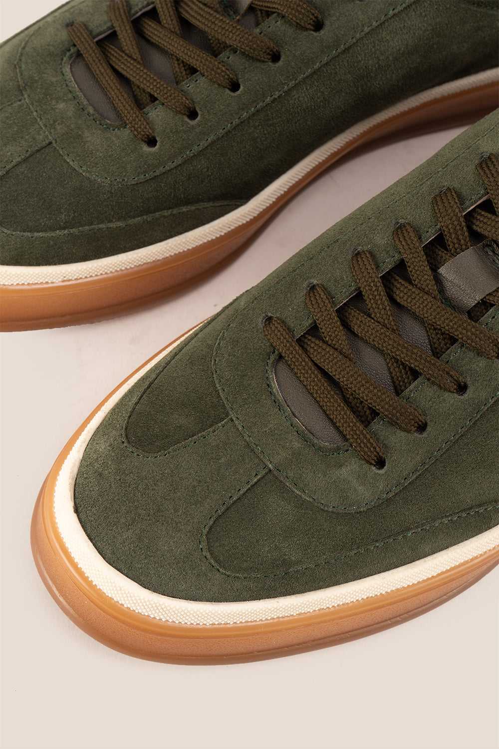 Smith green suede men's sneakers with a sleek seven-eyelet design, crafted from premium suede for a modern, sophisticated look and comfortable fit