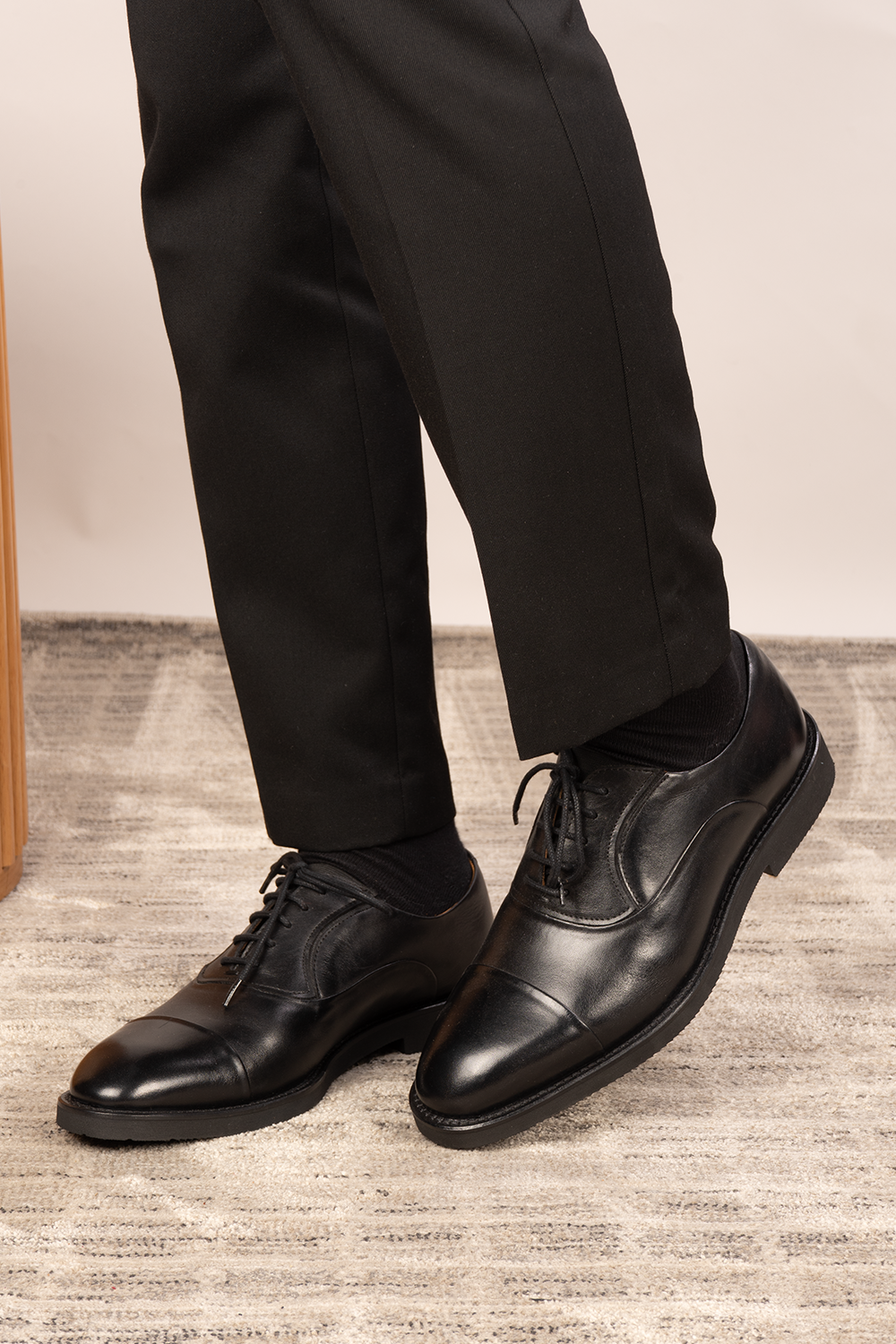 Grayson black Derby men’s leather shoes with a sleek finish and classic lace-up style, ideal for formal and office wear.