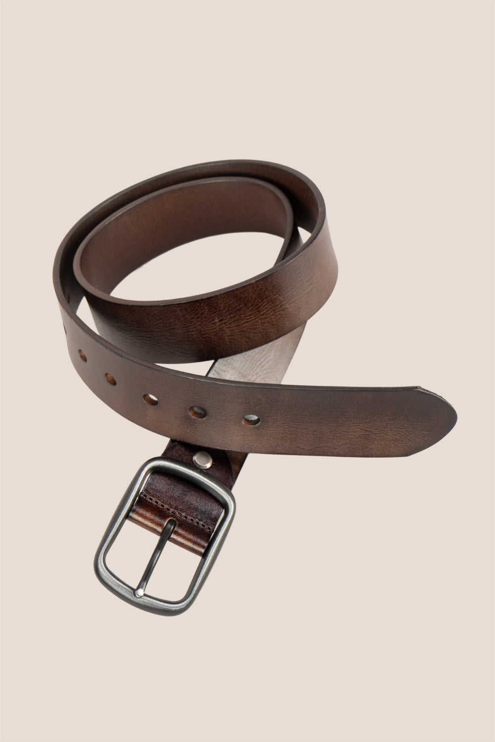Hunter Brown leather belt for men perfect for casual and formal occasions. Brown matching belt for a complete outfit.