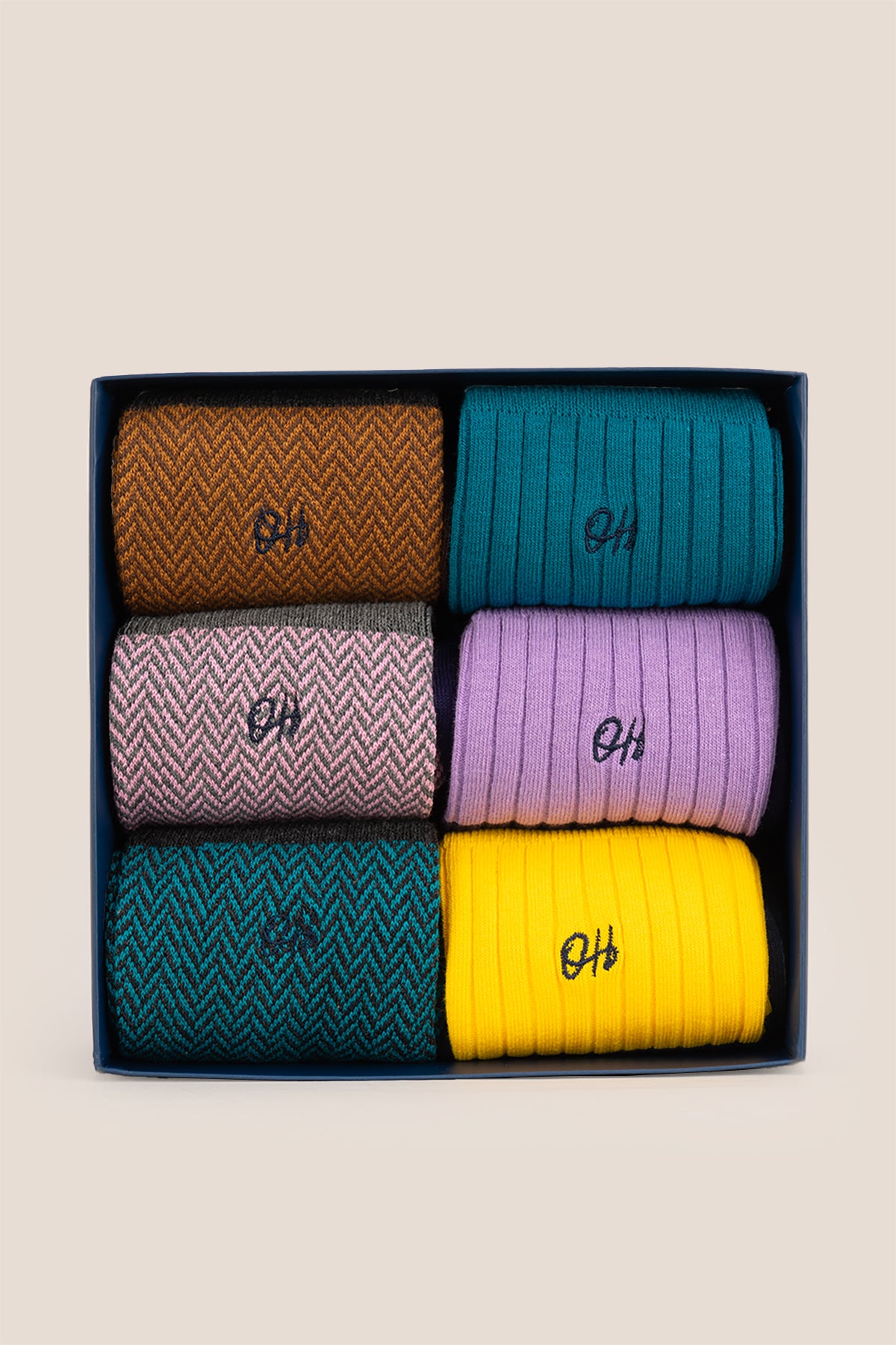 Oswin Hyde Dare To Try men’s cotton socks in a six-pack. These luxury socks offer comfort, style, and a bold design for everyday wear.