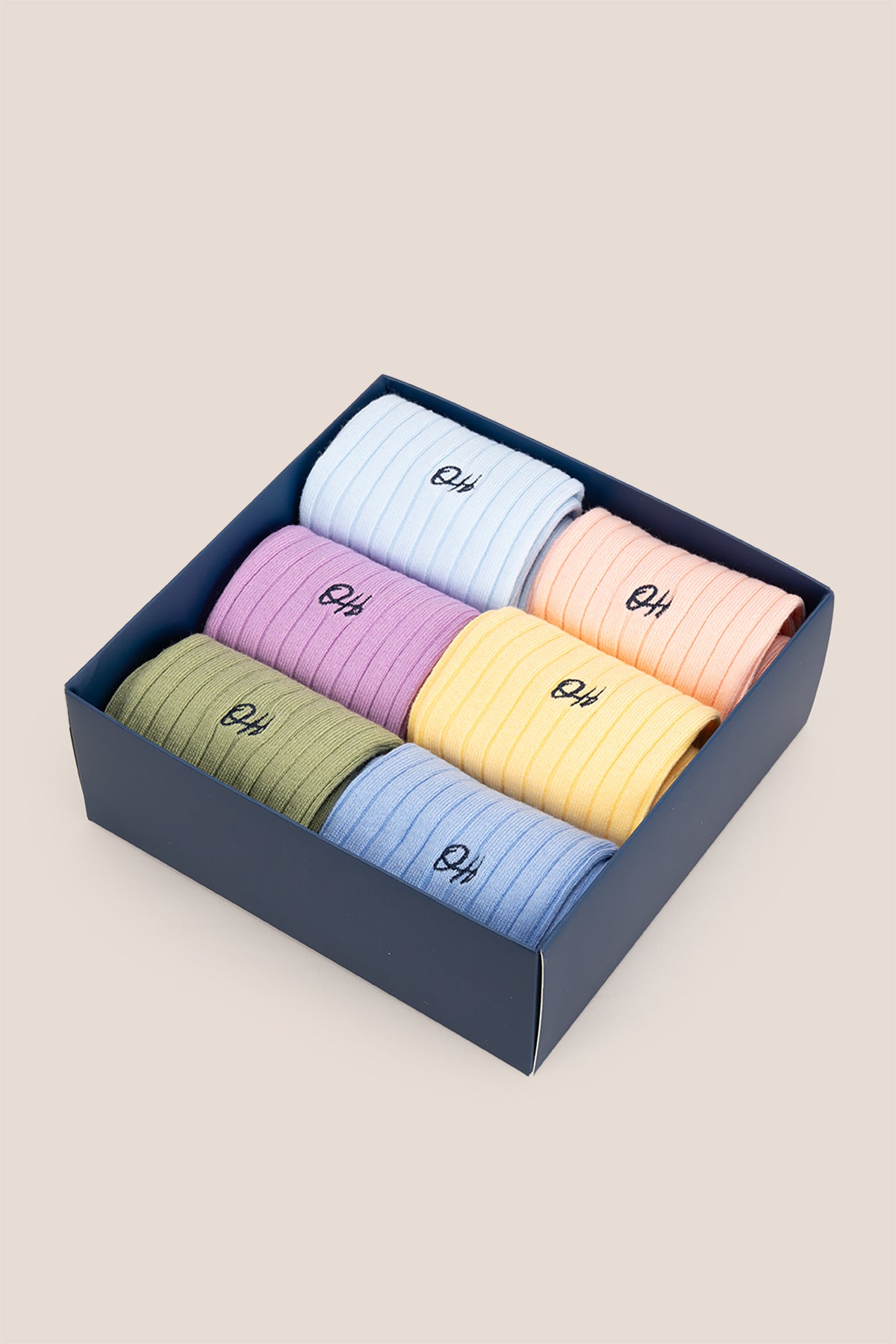 Oswin Hyde Pastel Heaven men’s cotton socks in a six-pack. These luxury socks offer comfort, style, and a soft pastel design for everyday wear.