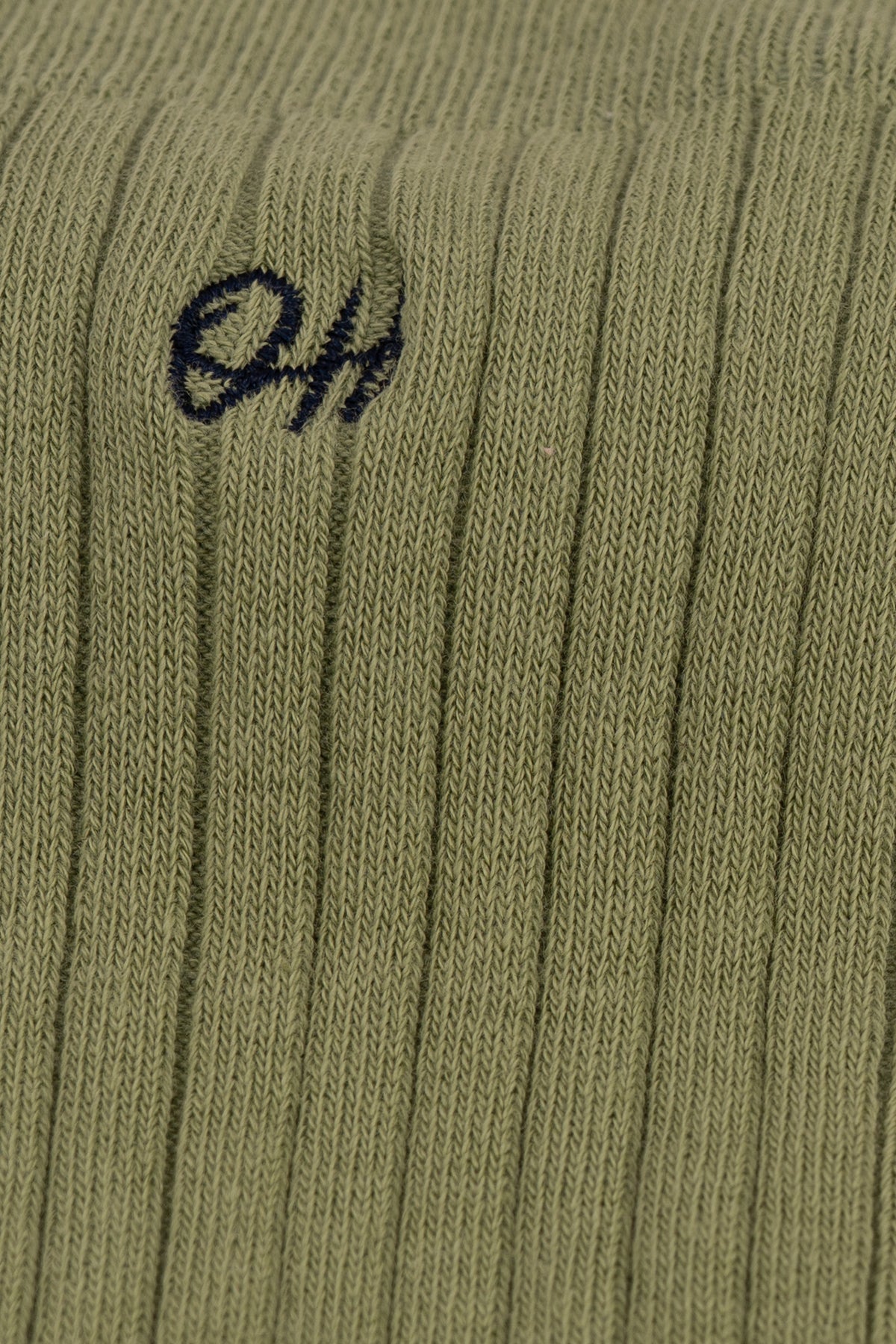 Oswin Hyde Pure Pastel men’s cotton socks in a three-pack. These luxury socks offer comfort, style, and an earth tone design for everyday wear.