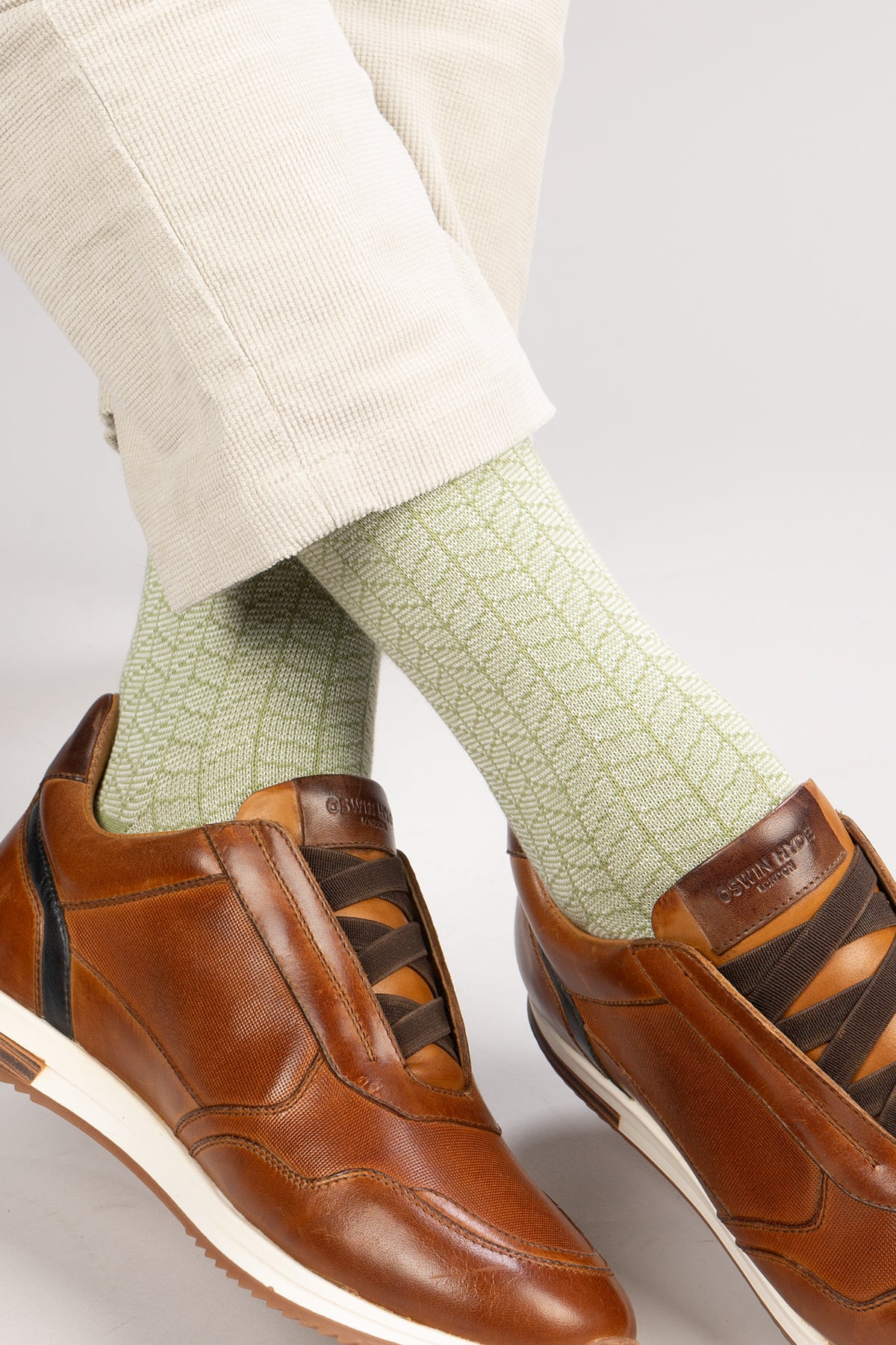 Oswin Hyde Pastel Heaven men’s cotton socks in a six-pack. These luxury socks offer comfort, style, and a soft pastel design for everyday wear.