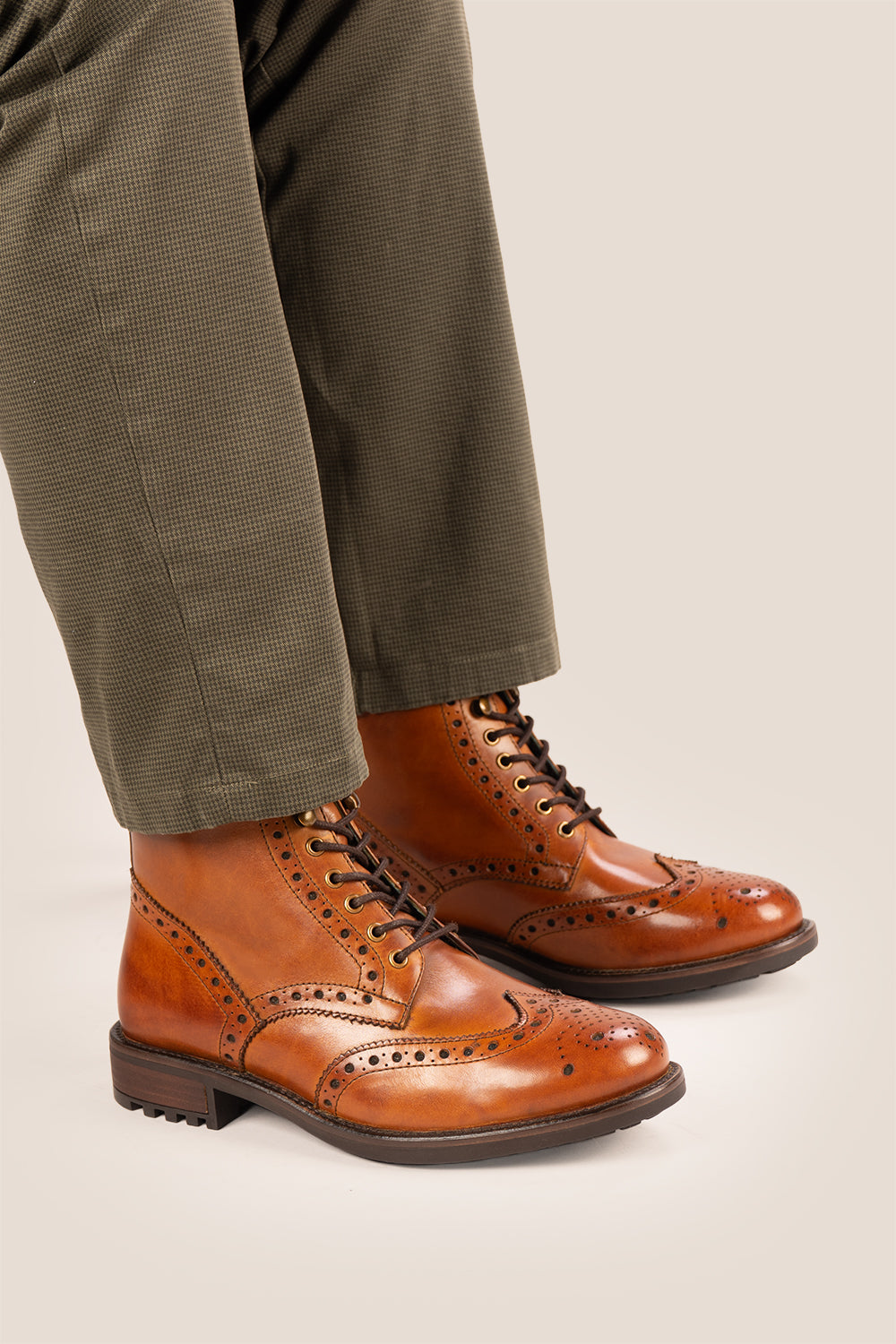 Gregory Tan leather boot with brogue details, wingtip boots for men, tan leather walking boots.