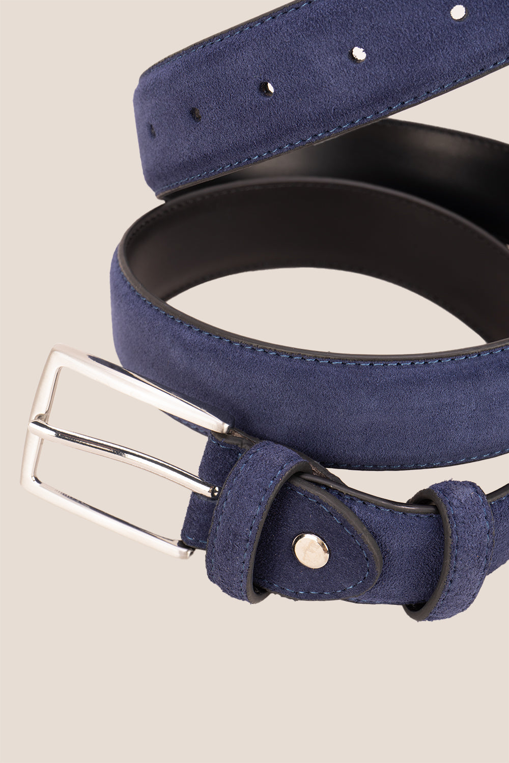 Kenneth Navy suede leather belt for men. Featuring a classic pin buckle, this belt combines style and durability with a soft suede finish.