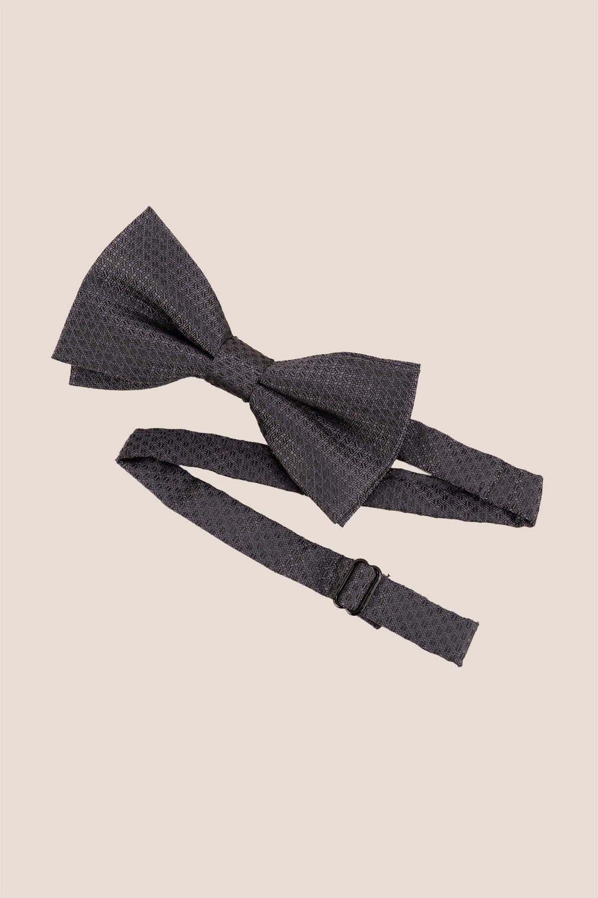 Oswin Hyde Black Gray Scotch Texture Bowtie for men, designed with a distinctive scotch-textured pattern