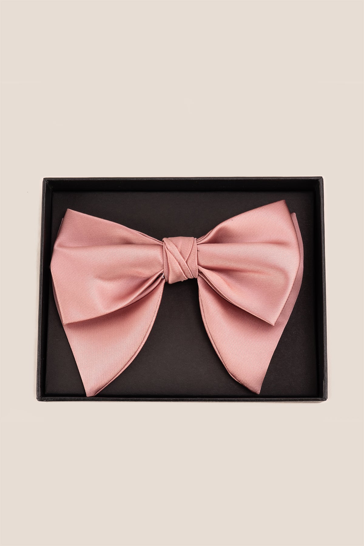 Dusky Pink Velvet Retro Bow Tie for men, crafted from soft velvet with a rich texture and vintage-inspired design, perfect for refined formal and elegant occasions.