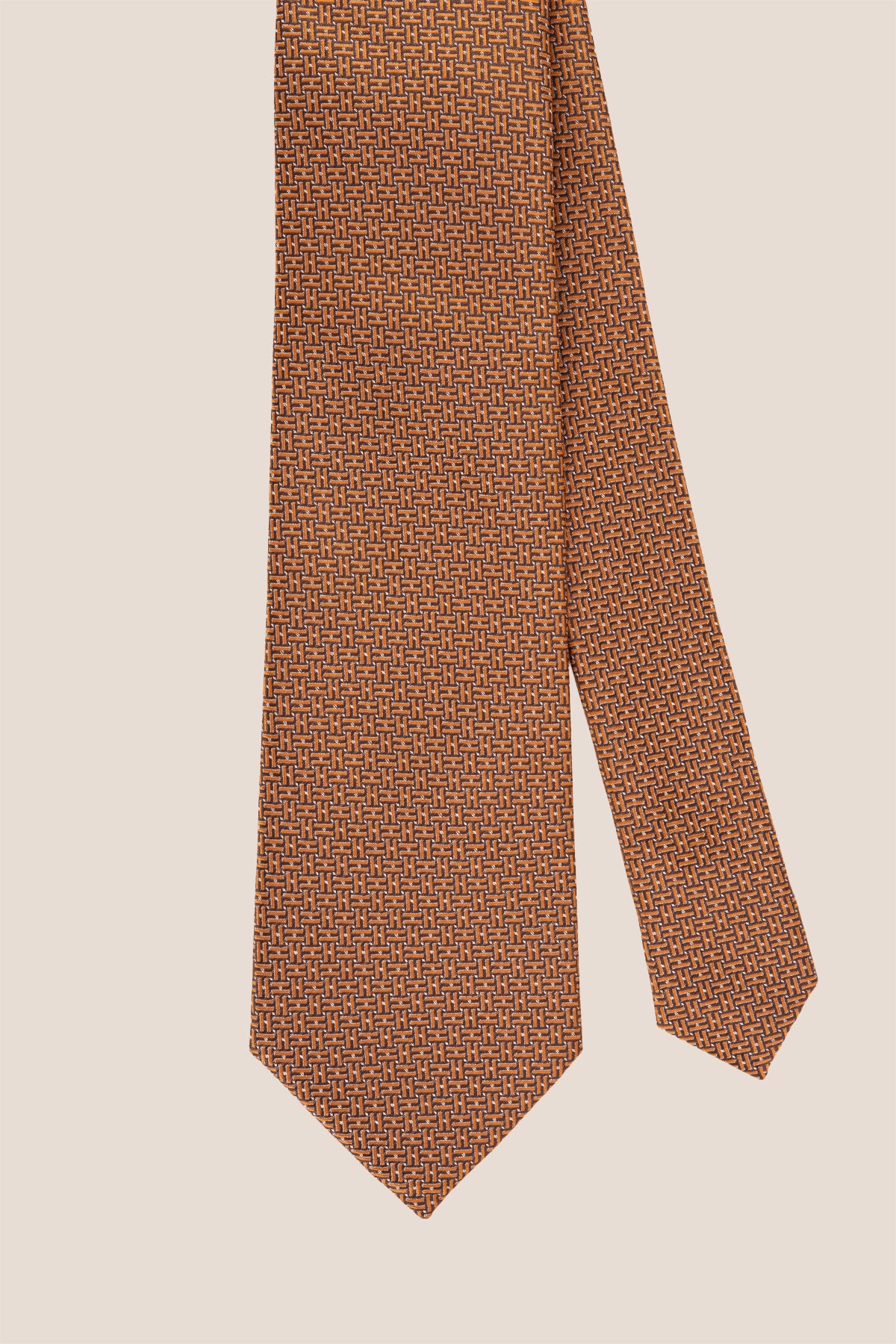 Bronze Retro Texture tie for men, designed with a sophisticated and intricate texture that brings a vintage-inspired touch to your wardrobe.