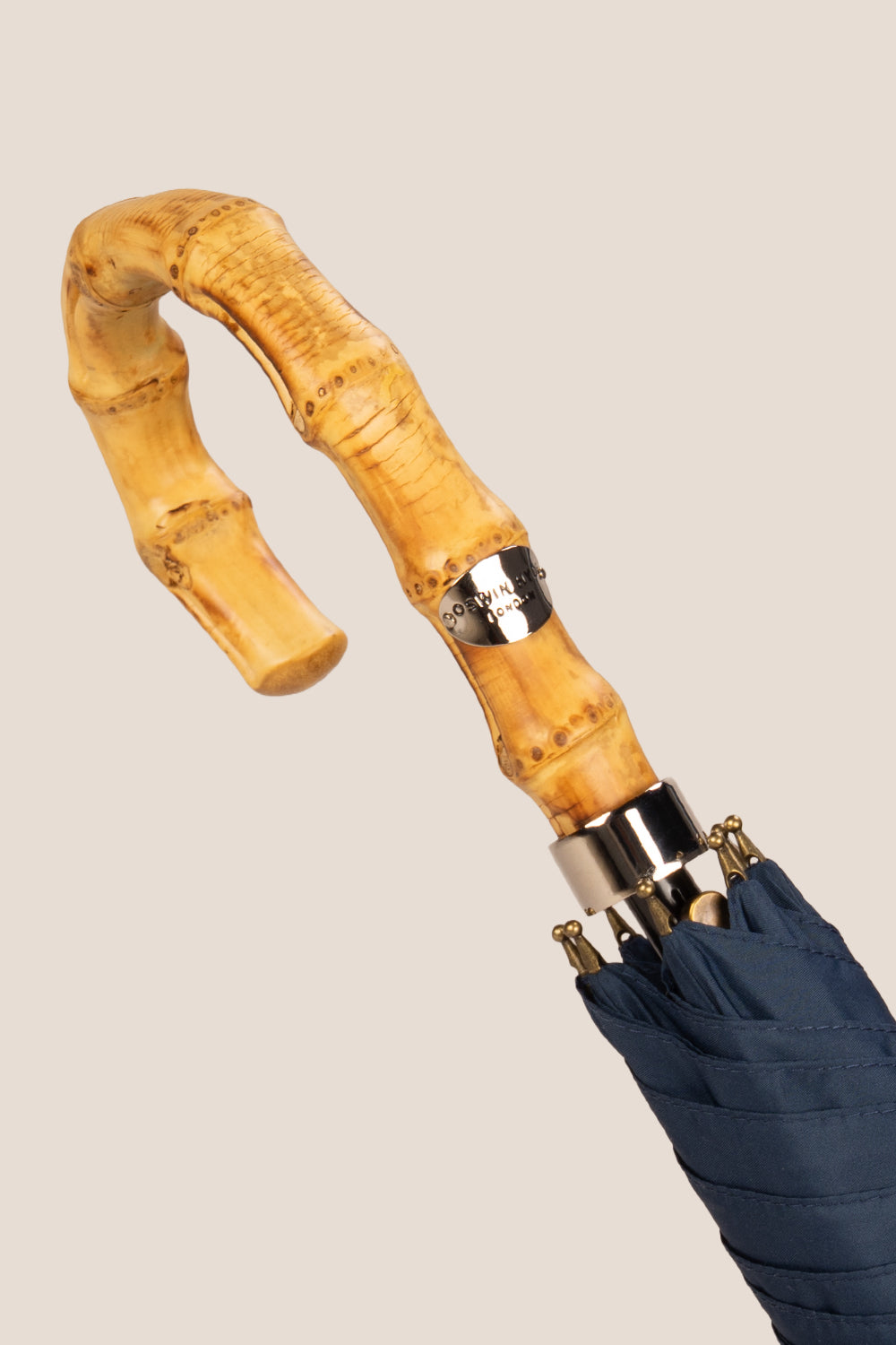 Jonathan Navy classic umbrella featuring a durable canopy and elegant bamboo wooden handle, ideal for everyday use or as a stylish golf umbrella.