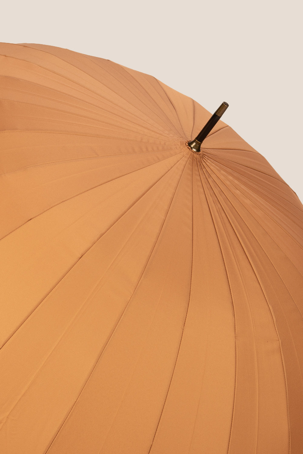 Joseph Sand men’s windproof umbrella with wooden J-handle, combining classic style and durable construction for elegant all-weather protection.