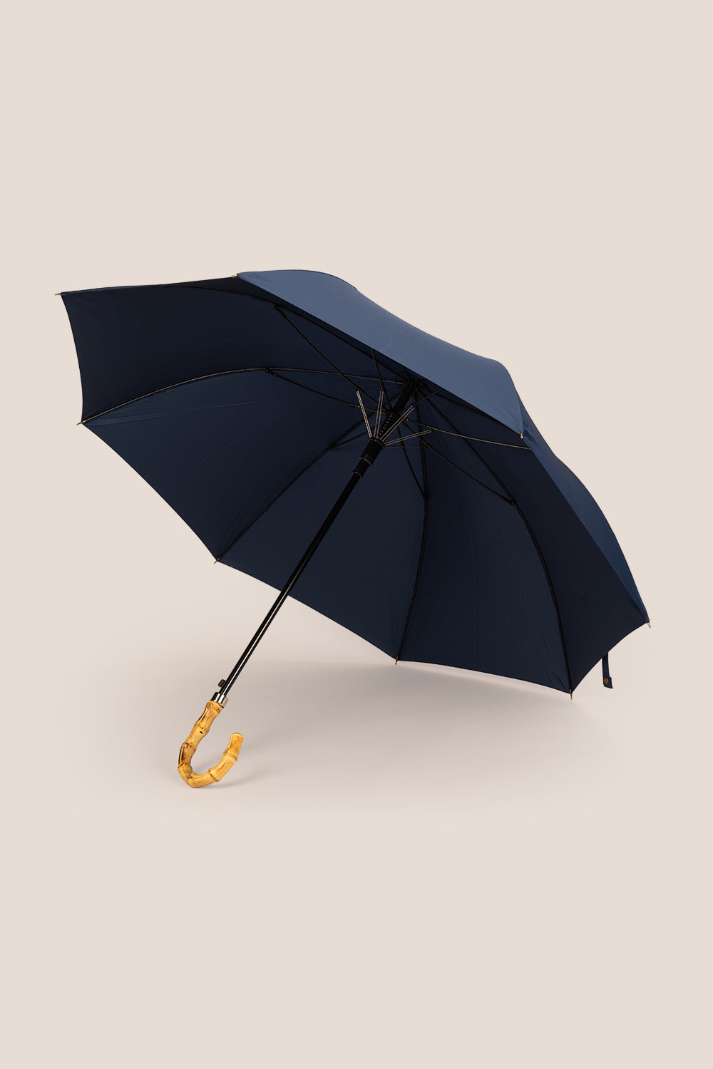Jonathan Navy classic umbrella featuring a durable canopy and elegant bamboo wooden handle, ideal for everyday use or as a stylish golf umbrella.