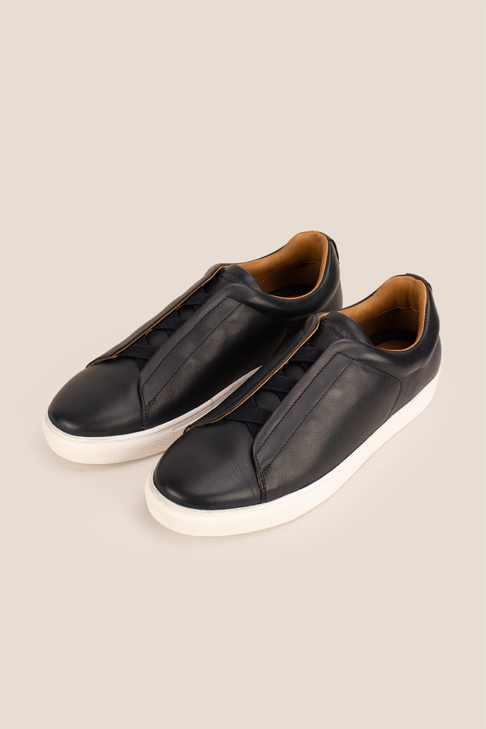 Smudge Black Leather Elastic Sneakers | Oswin Hyde