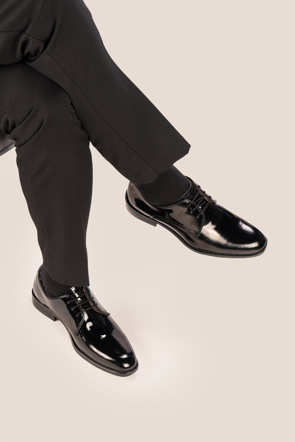 Edison Black patent derby men’s leather shoes with three-eyelet design and polished finish, perfect for formal occasions.