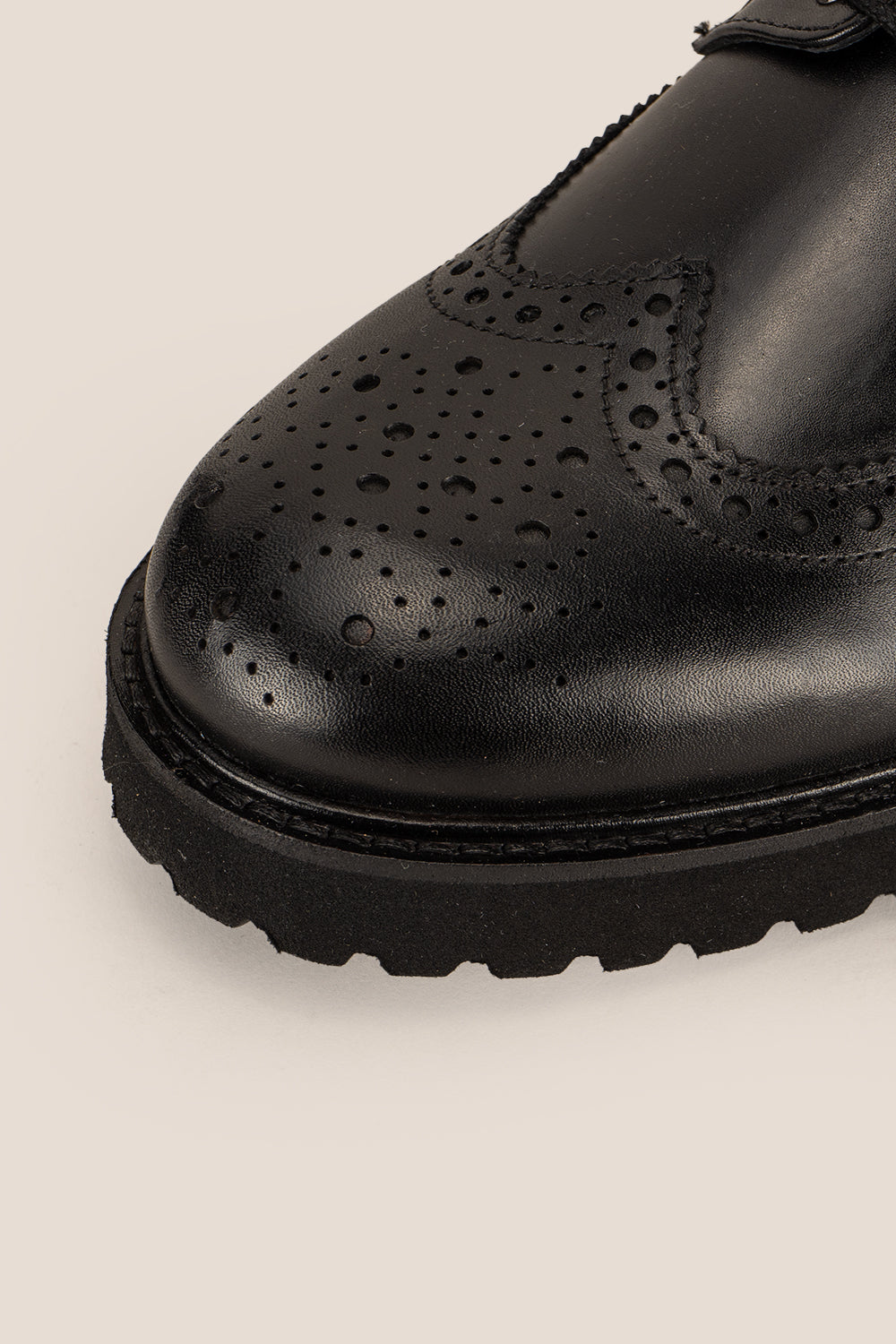 Gordon Black Derby brogue men's leather shoes with classic perforated detailing, crafted for elegance, comfort, and formal versatility.
