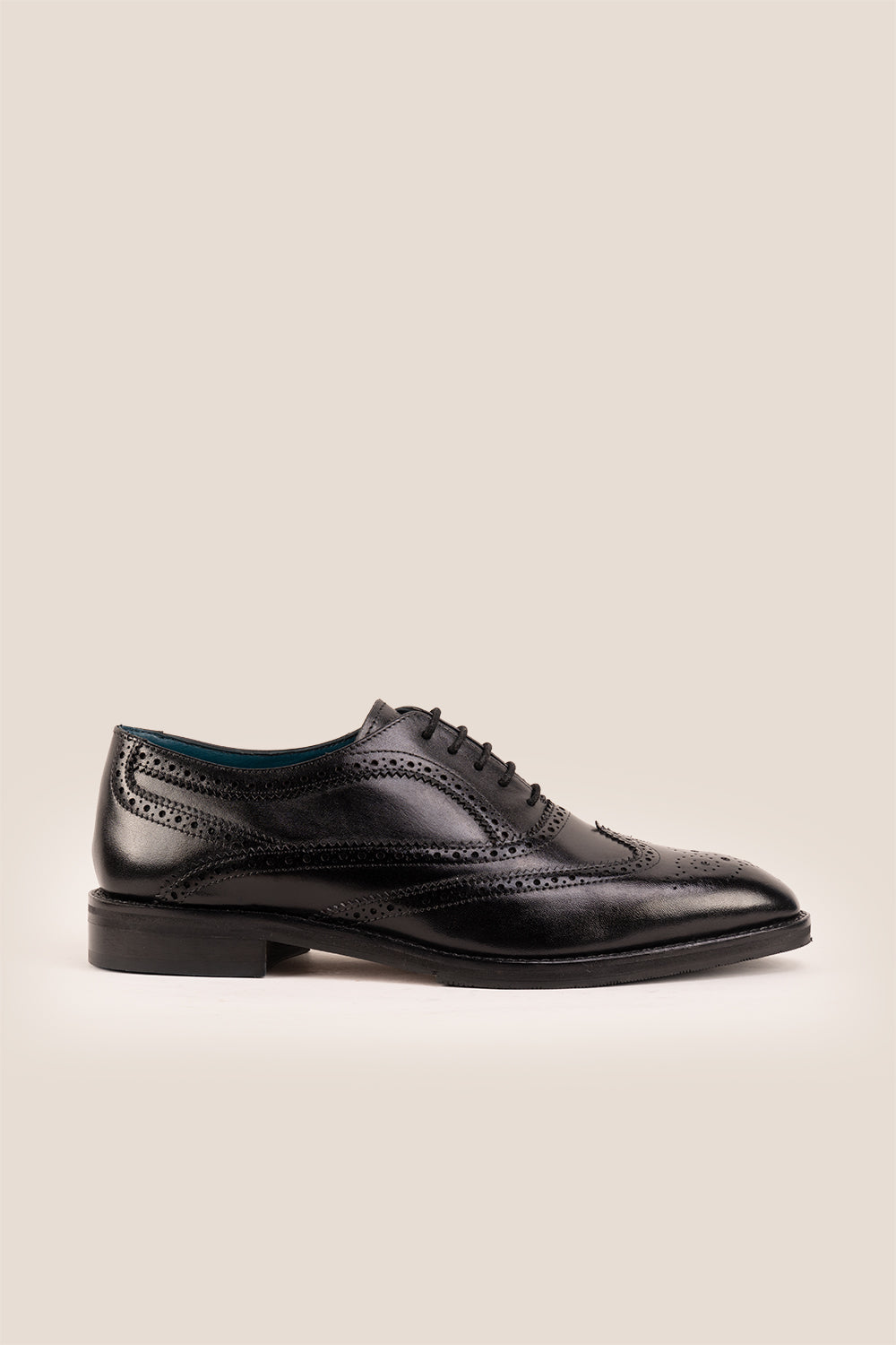 Oswin Hyde Stokes Black, an elegant and exclusive wing cap oxford leather shoe for men, crafted from premium leather