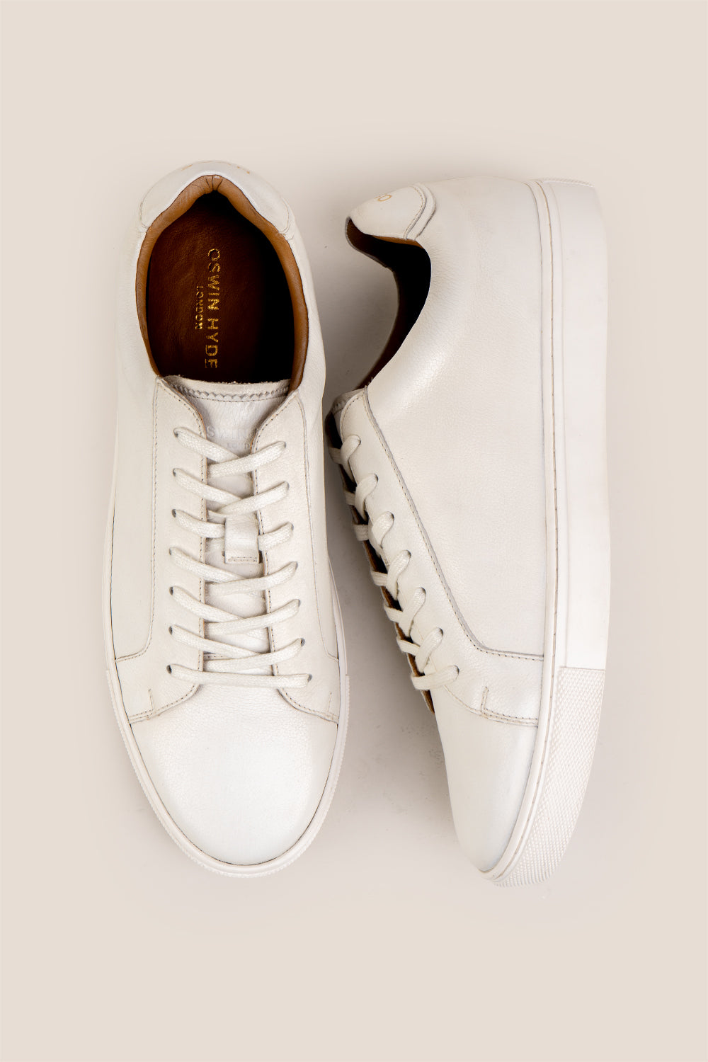 Oswin Hyde Harper White Grain with white milled leather exuding sophistication and style