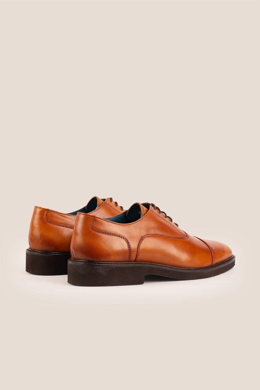 Oswin Hyde Flint Tan, classic tan leather Oxford shoes with lace-up design, premium craftsmanship, breathable lining, and durable sole
