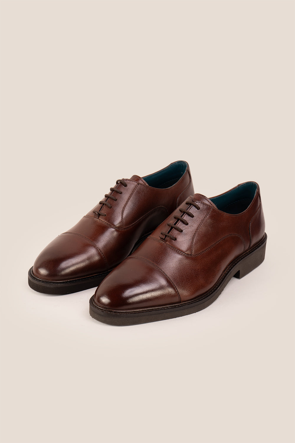 Oswin Hyde Flint Brown, classic brown leather Oxford shoes with lace-up design, premium craftsmanship, breathable lining, and durable sole