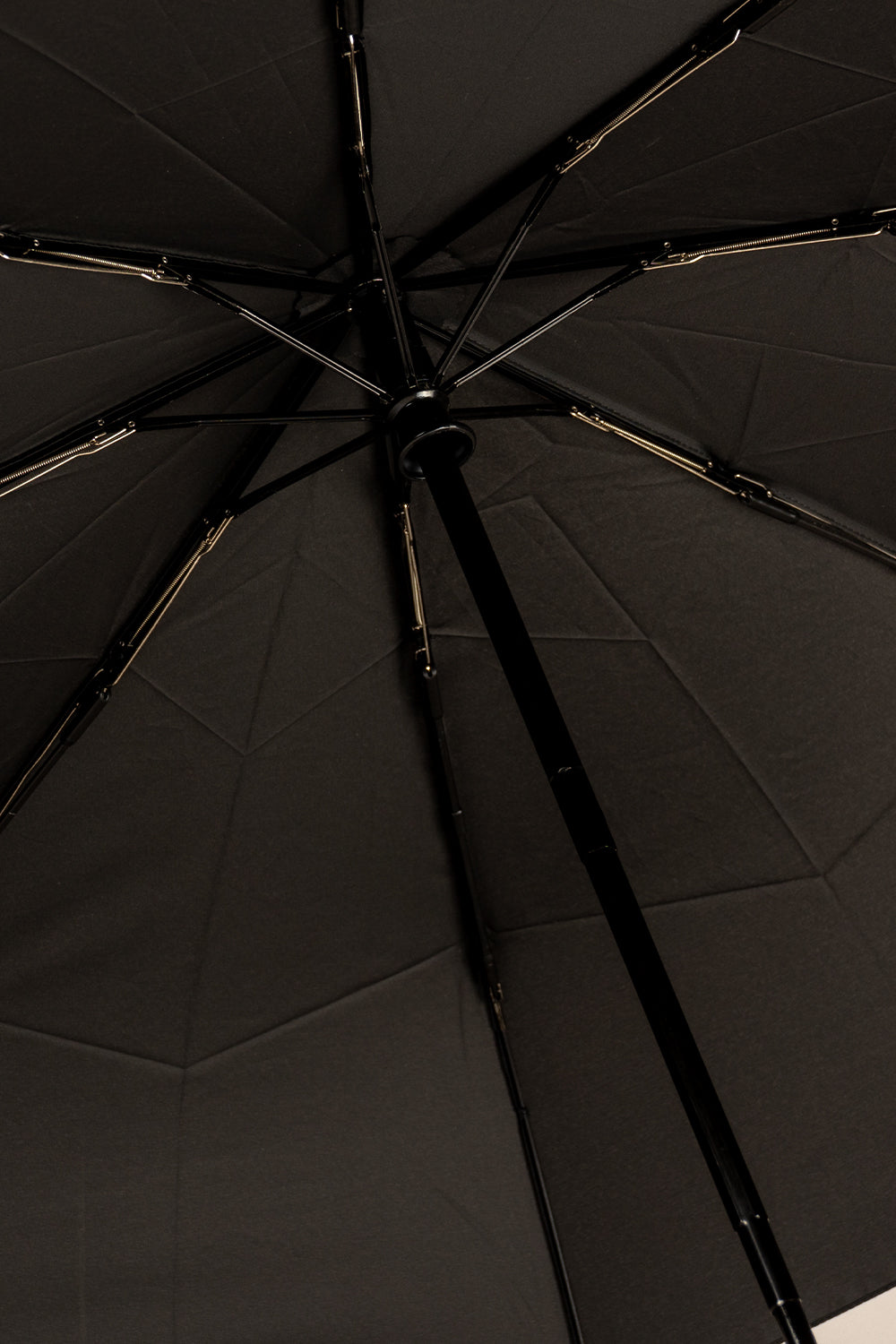 Jasper Black Curved Handle Telescopic Umbrella | Oswin Hyde.