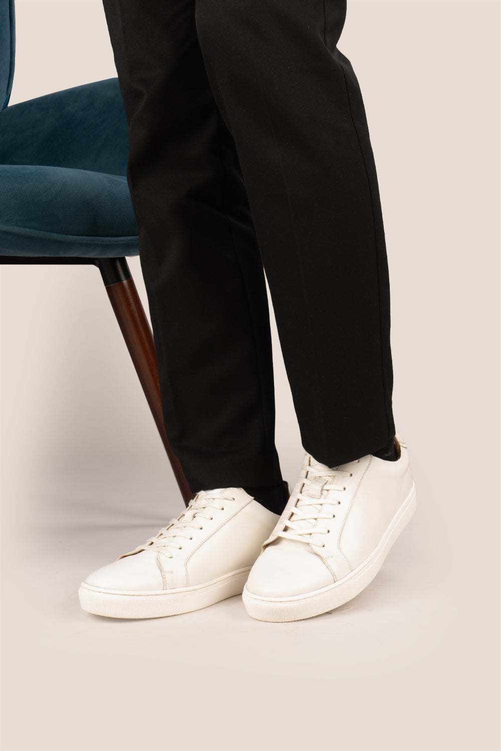 Oswin Hyde Harper White Grain with white milled leather exuding sophistication and style