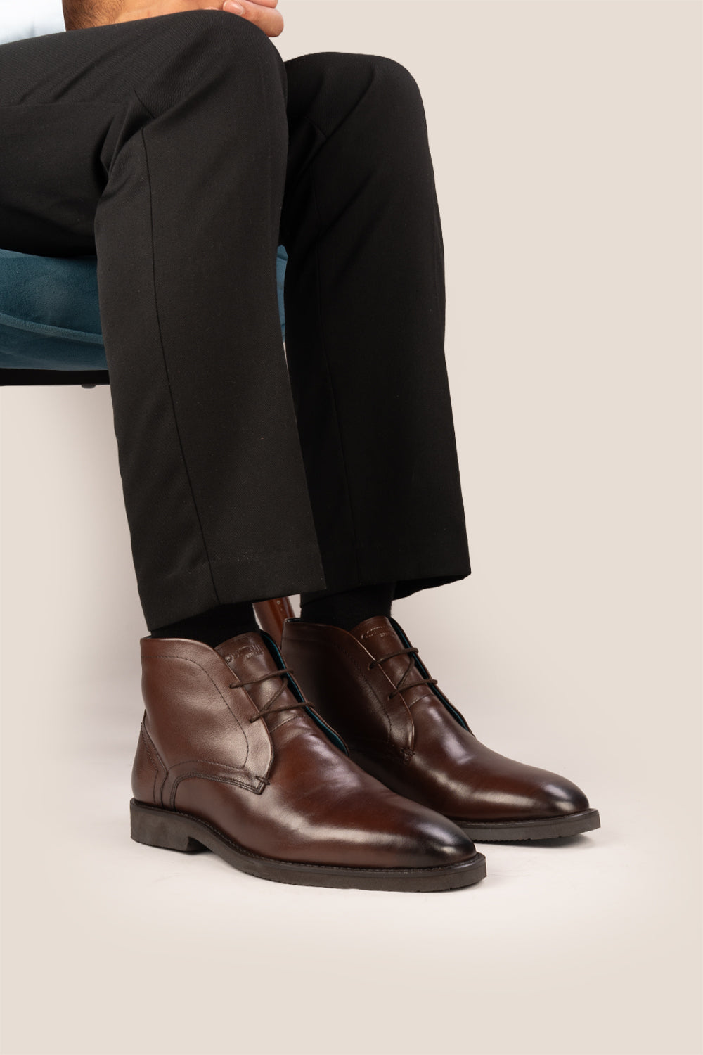 Jefferson Brown Chukka leather boots for men in premium saffiano leather, blending bold style, casual elegance, and refined sophistication.