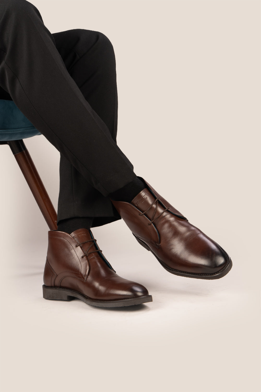Jefferson Brown Chukka leather boots for men in premium saffiano leather, blending bold style, casual elegance, and refined sophistication.