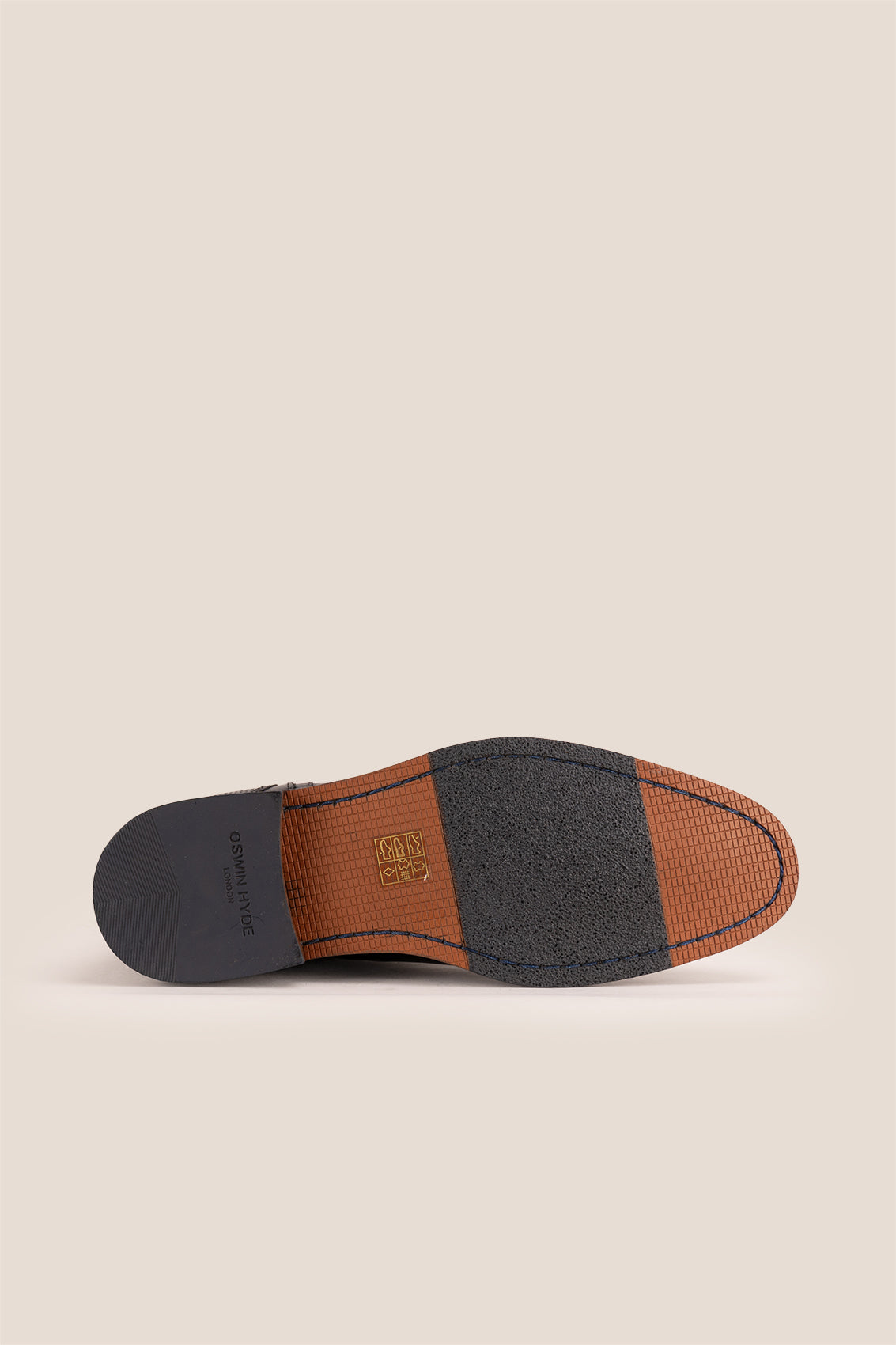 Jack Black Chelsea boots for men in premium leather, featuring lambskin lining and a handmade sole for modern sophistication and all-day comfort.