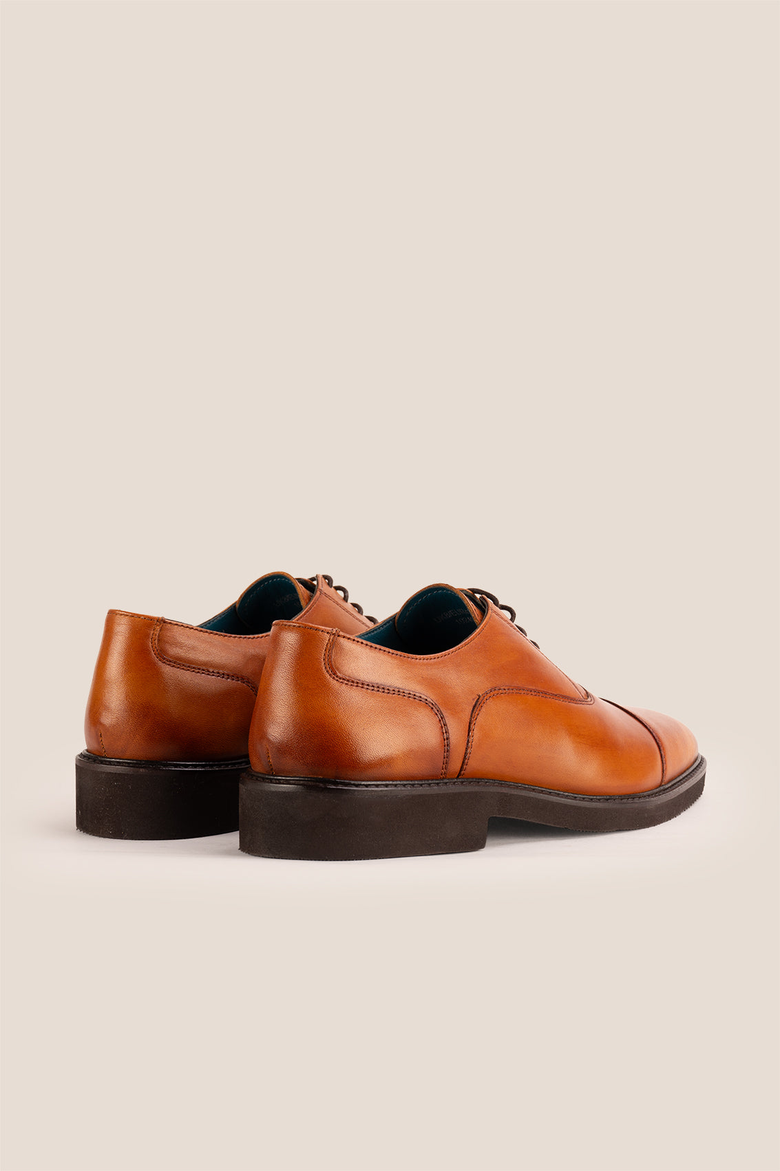 Oswin Hyde Flint Tan, classic tan leather Oxford shoes with lace-up design, premium craftsmanship, breathable lining, and durable sole
